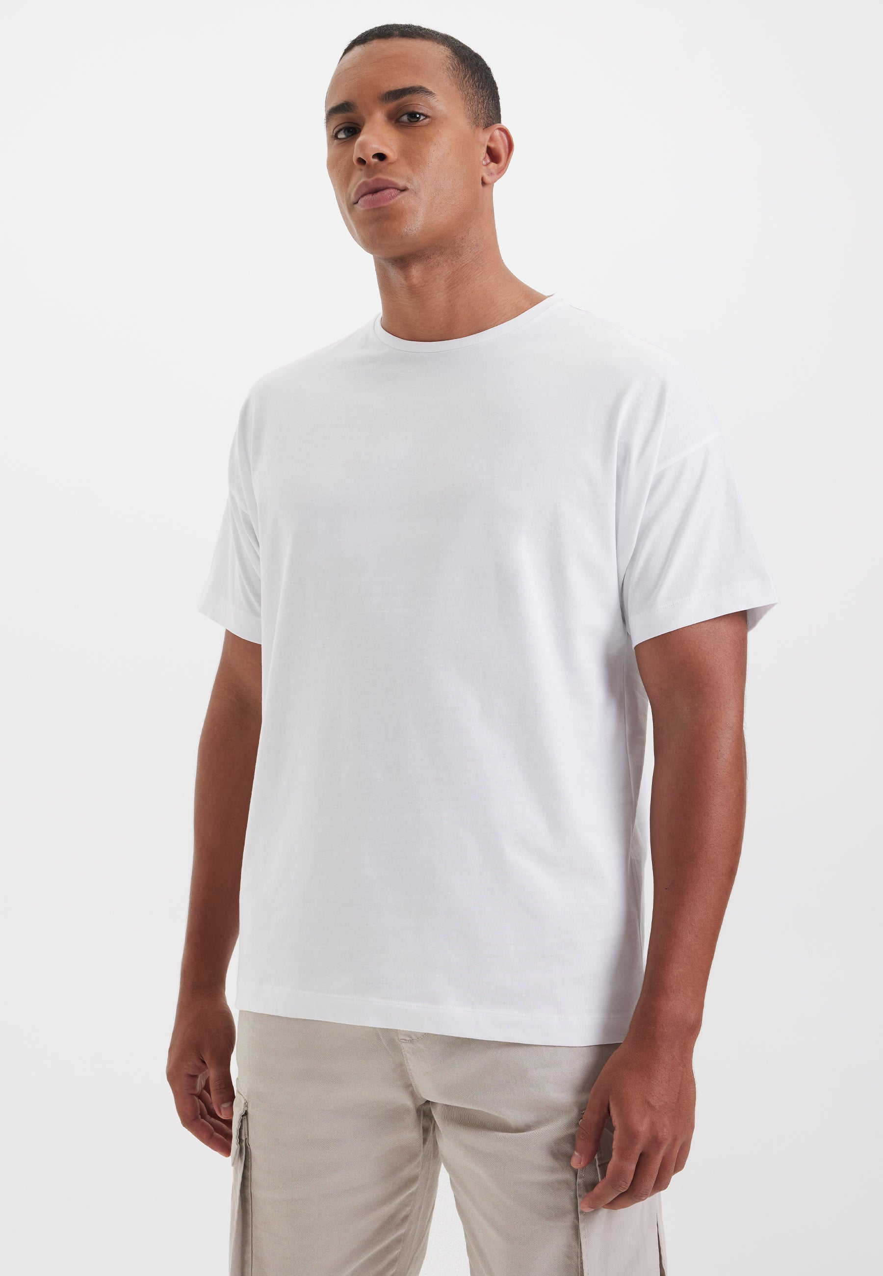 Beyaz Bisiklet Yaka Oversize Fit Pamuklu Basic Erkek T-Shirt THOMAS - T-Shirt - Westmark London EU(TR) Store Organik Pamuklu Sürdürülebilir Moda