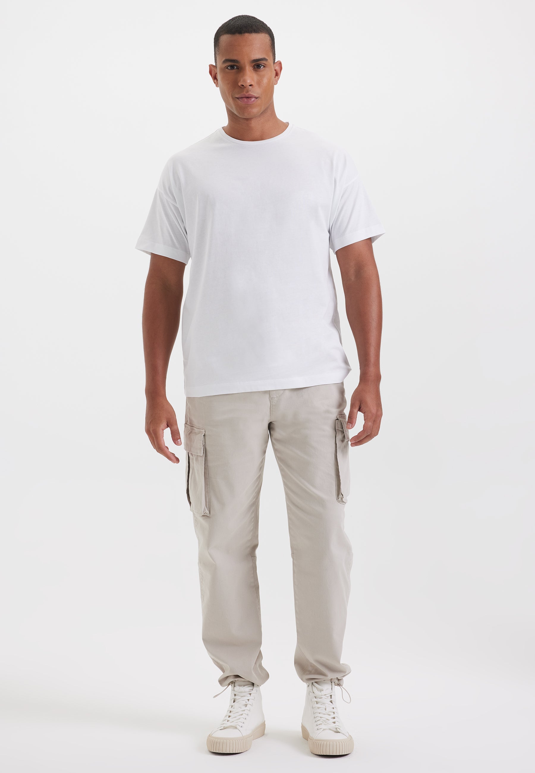 Beyaz Bisiklet Yaka Oversize Fit Pamuklu Basic Erkek T-Shirt THOMAS - T-Shirt - Westmark London EU(TR) Store Organik Pamuklu Sürdürülebilir Moda
