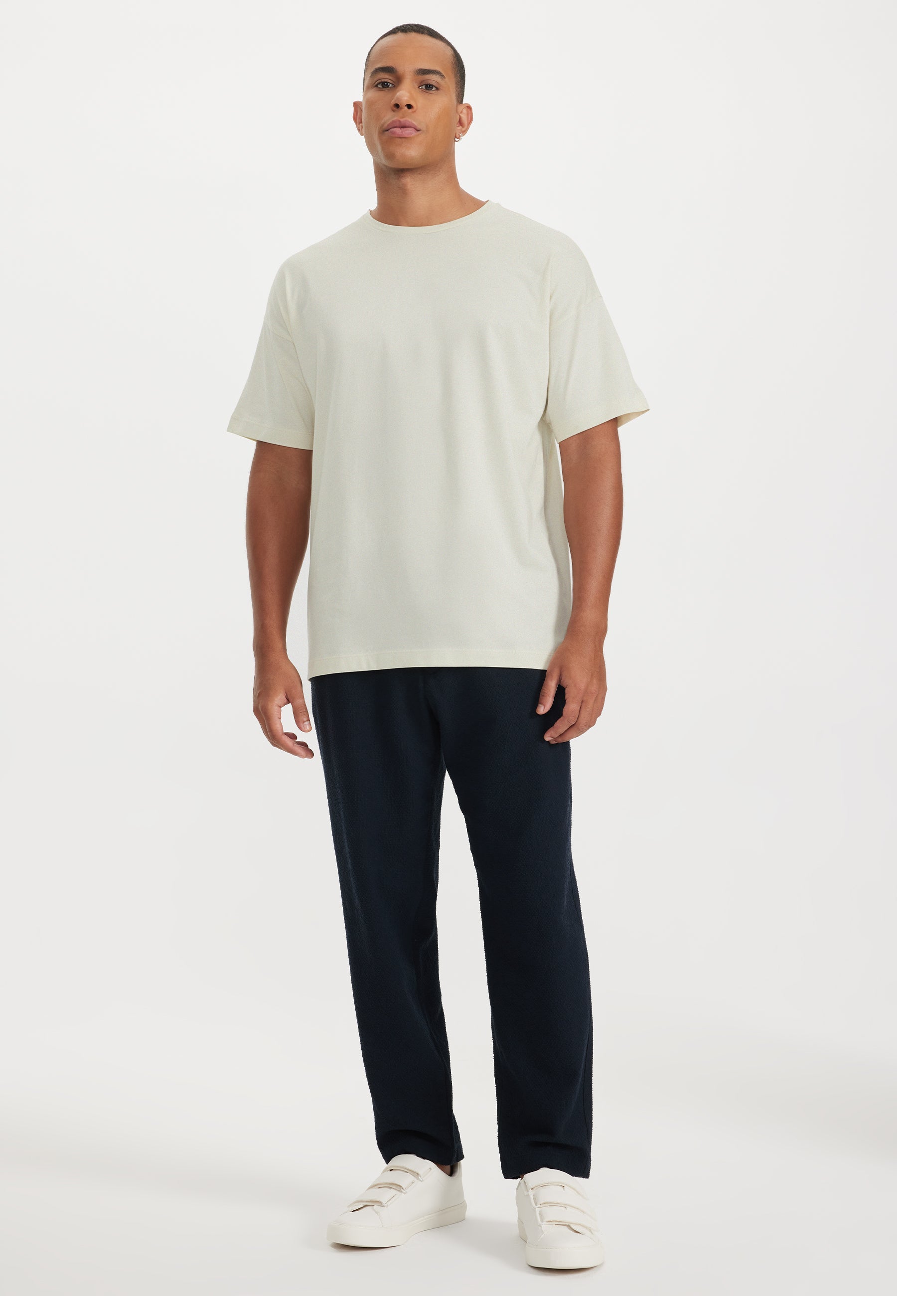 Bej Bisiklet Yaka Oversize Fit Pamuklu Basic Erkek T-Shirt THOMAS - T-Shirt - Westmark London EU(TR) Store Organik Pamuklu Sürdürülebilir Moda