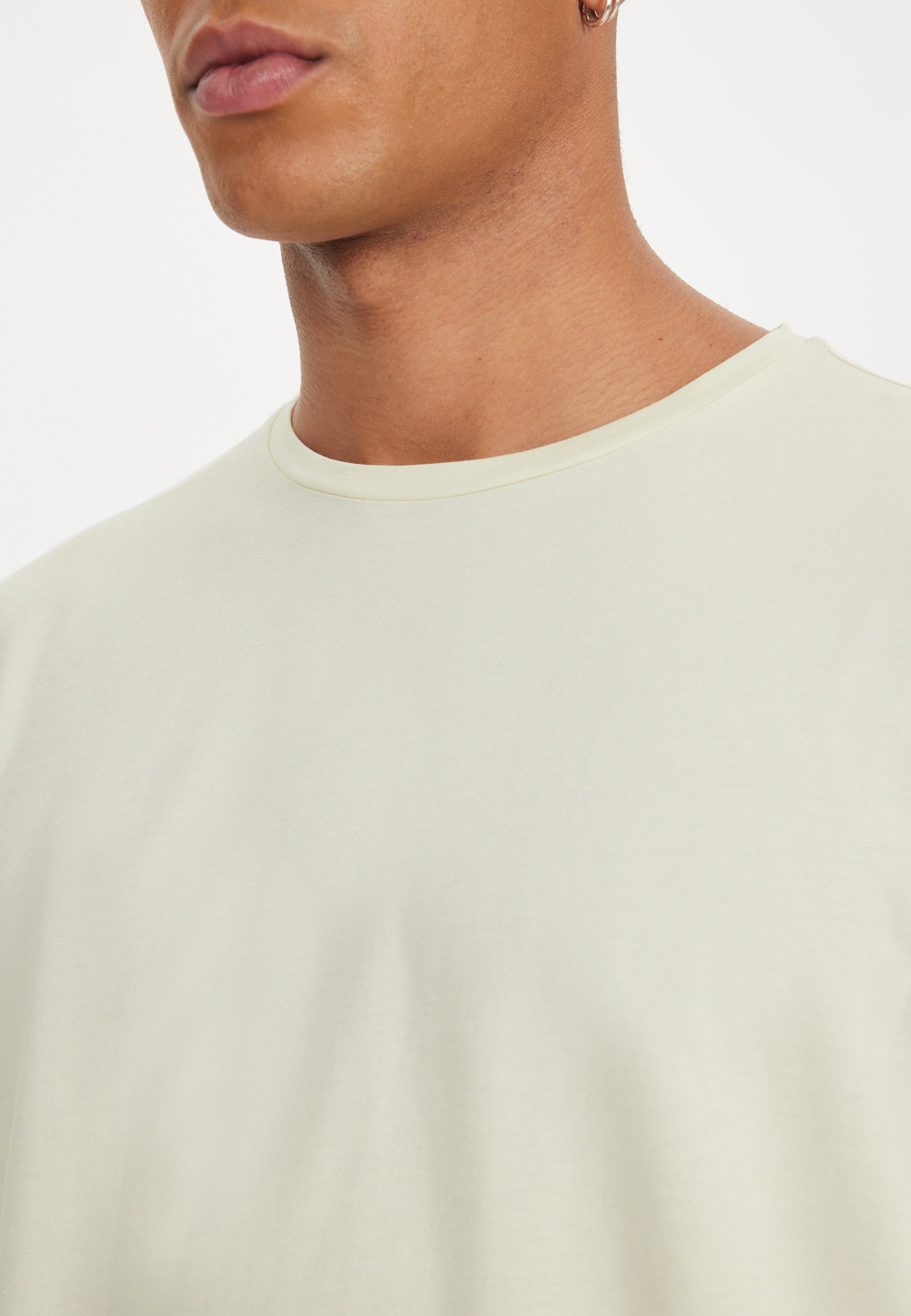 Bej Bisiklet Yaka Oversize Fit Pamuklu Basic Erkek T-Shirt THOMAS - T-Shirt - Westmark London EU(TR) Store Organik Pamuklu Sürdürülebilir Moda