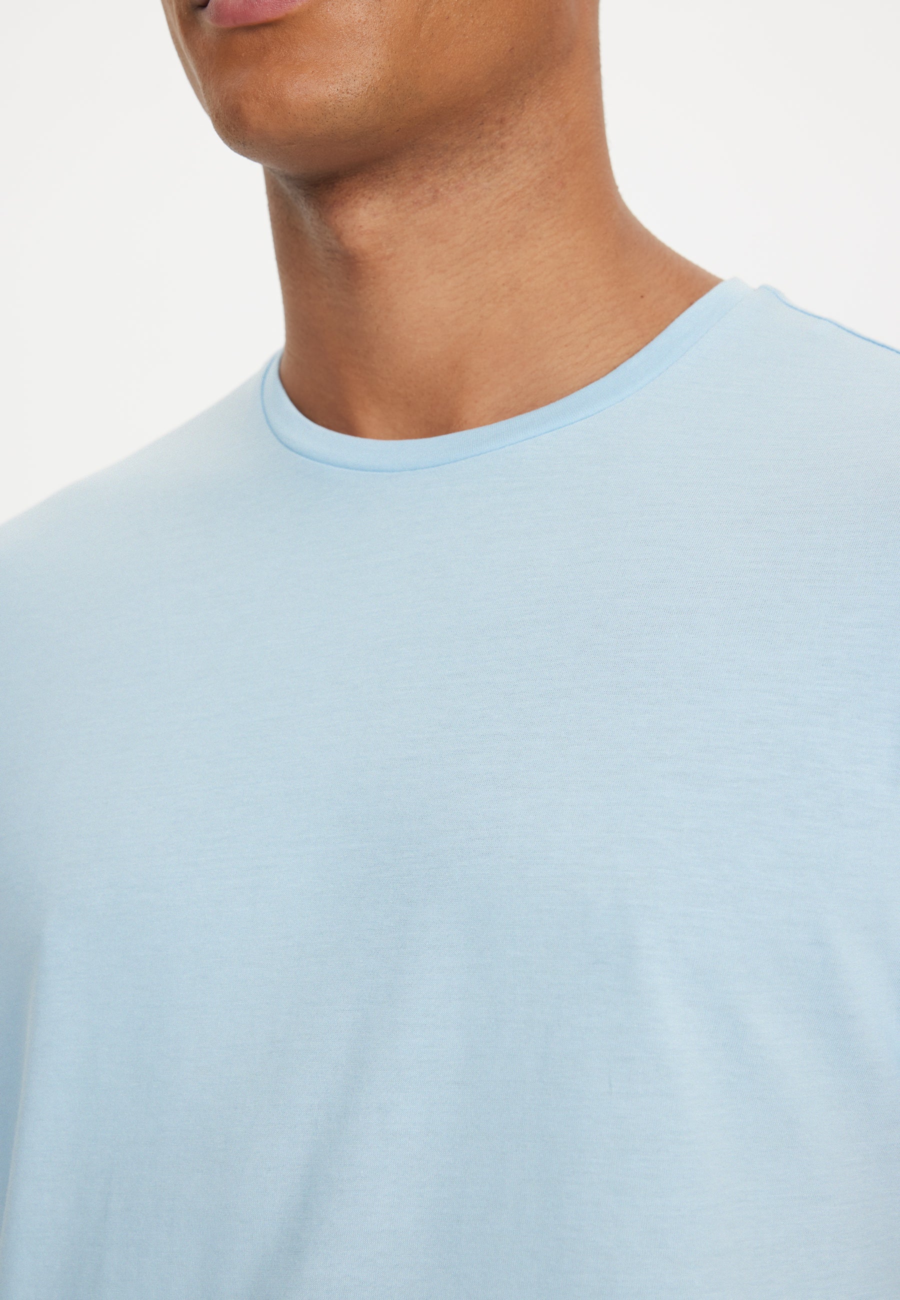 Beyaz ve Açık Mavi 2li Bisiklet Yaka Regular Fit Pamuklu Erkek T-Shirt DANIEL - T-Shirt - Westmark London EU(TR) Store Organik Pamuklu Sürdürülebilir Moda