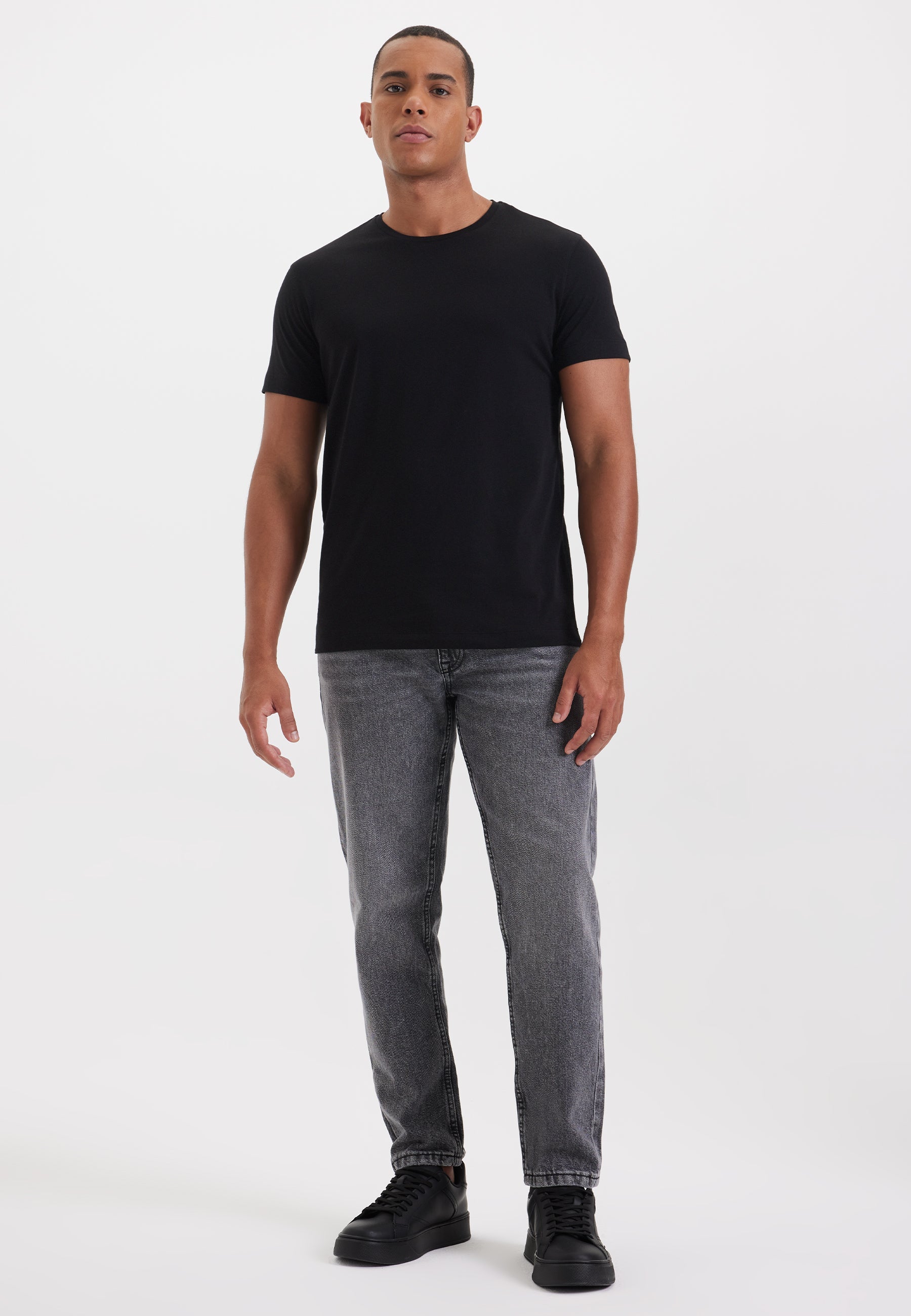 Siyah ve Beyaz 2li Bisiklet Yaka Regular Fit Pamuklu Erkek T-Shirt DANIEL - T-Shirt - Westmark London EU(TR) Store Organik Pamuklu Sürdürülebilir Moda