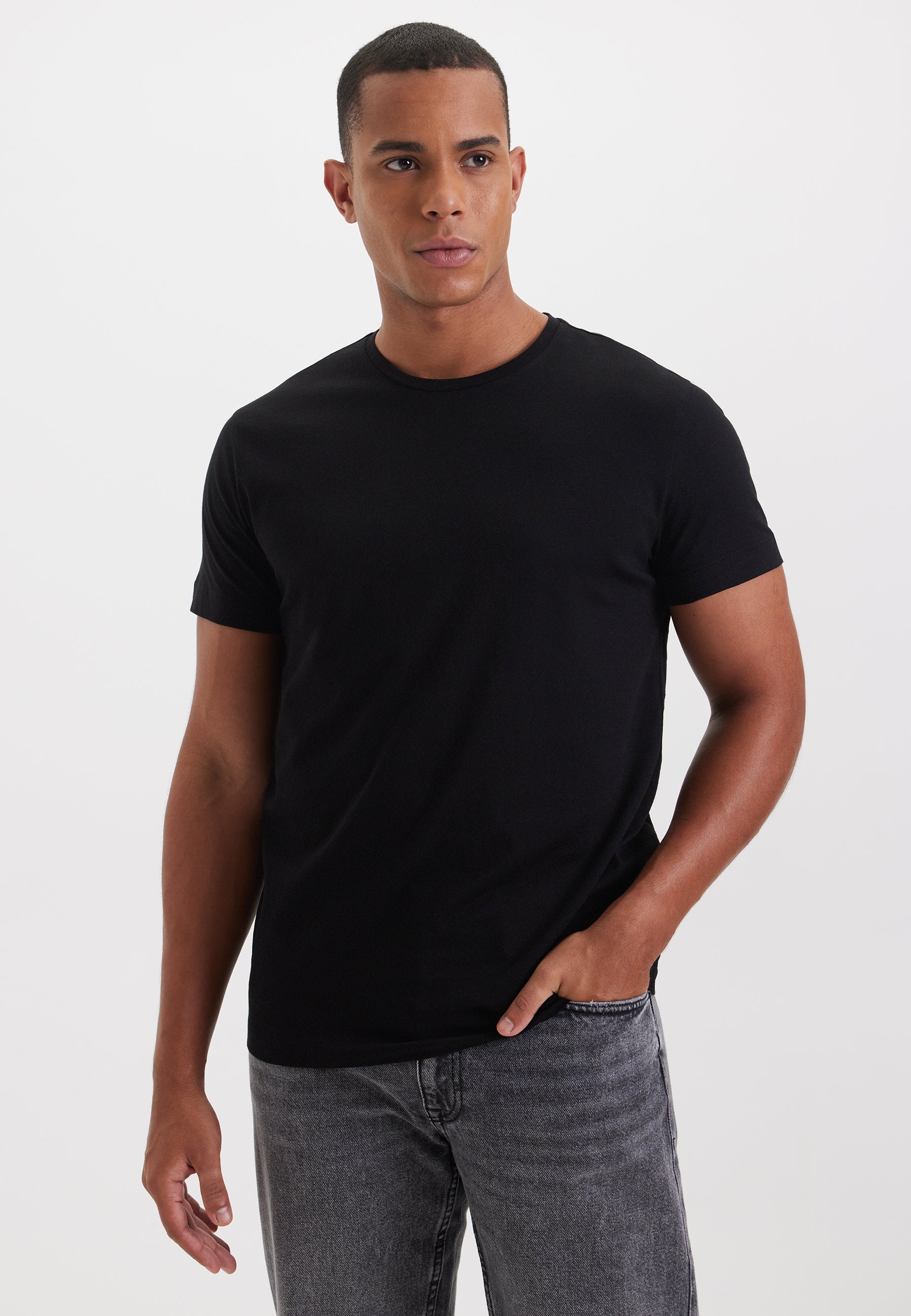 Siyah ve Beyaz 2li Bisiklet Yaka Regular Fit Pamuklu Erkek T-Shirt DANIEL - T-Shirt - Westmark London EU(TR) Store Organik Pamuklu Sürdürülebilir Moda