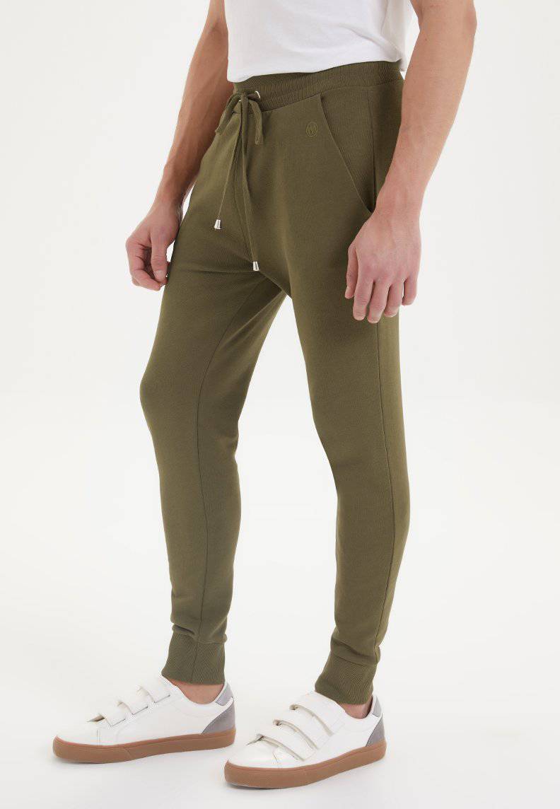 ESSENTIALS JOGGER in Dark Olive - Sweatpant - Westmark London EU(TR) Store Organik Pamuklu Sürdürülebilir Moda