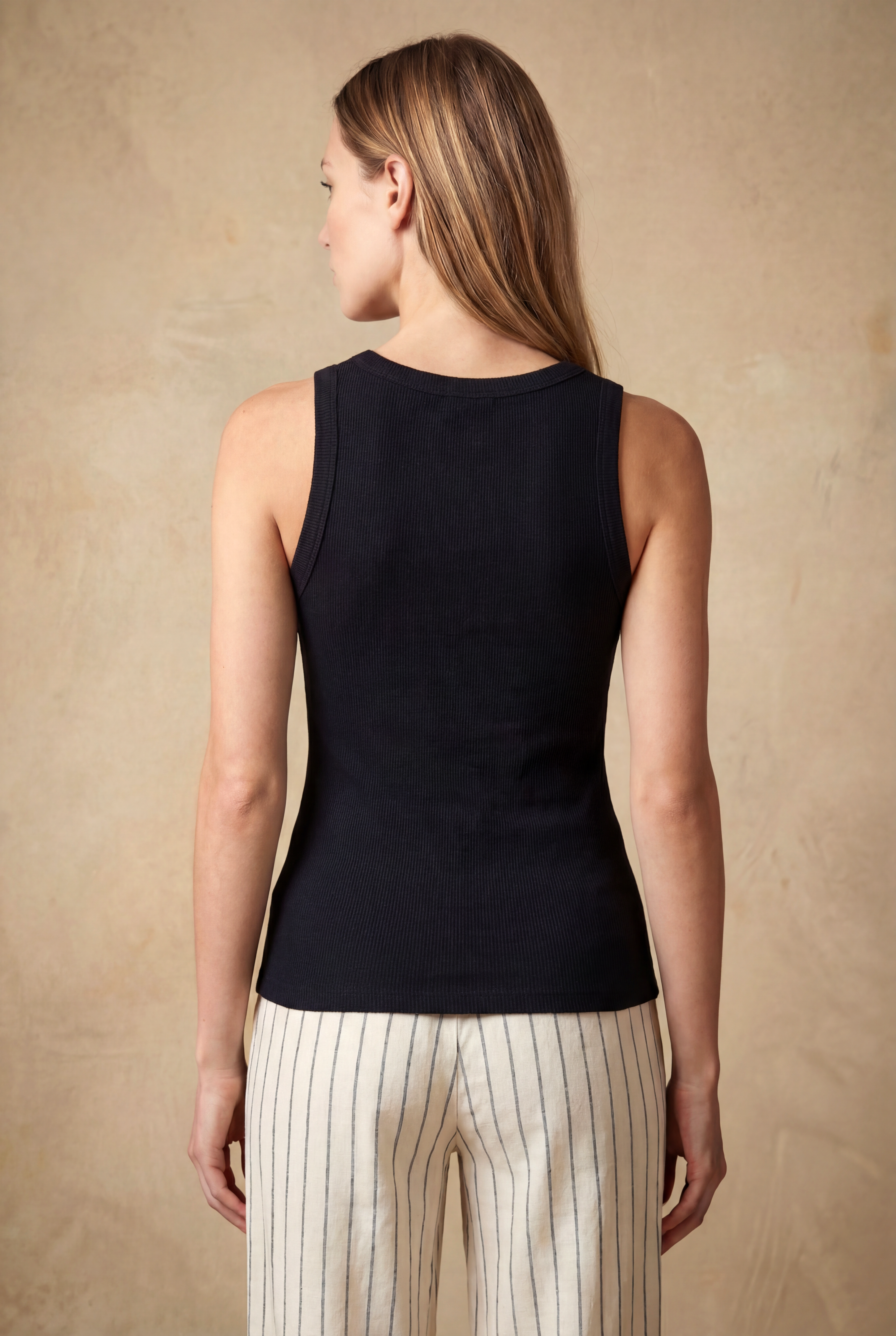 Siyah Bisiklet Yaka Kolsuz Kadın T-Shirt POPPY TOP - Tops - Westmark London EU(TR) Store Organik Pamuklu Sürdürülebilir Moda