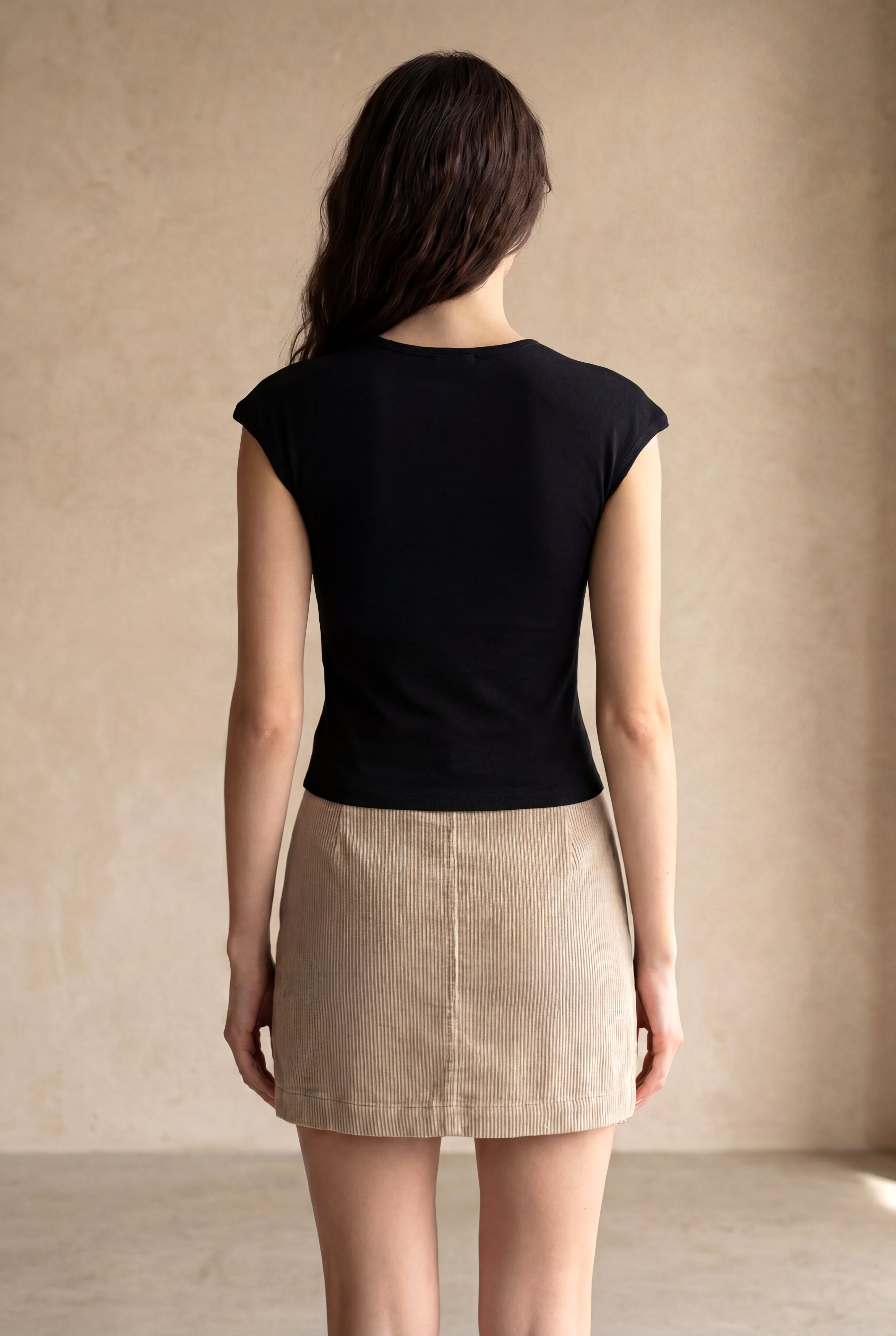 Kadın Slim Fit Kare Yaka %100 Pamuk Kısa Kol Siyah Crop T-Shirt DAFNE