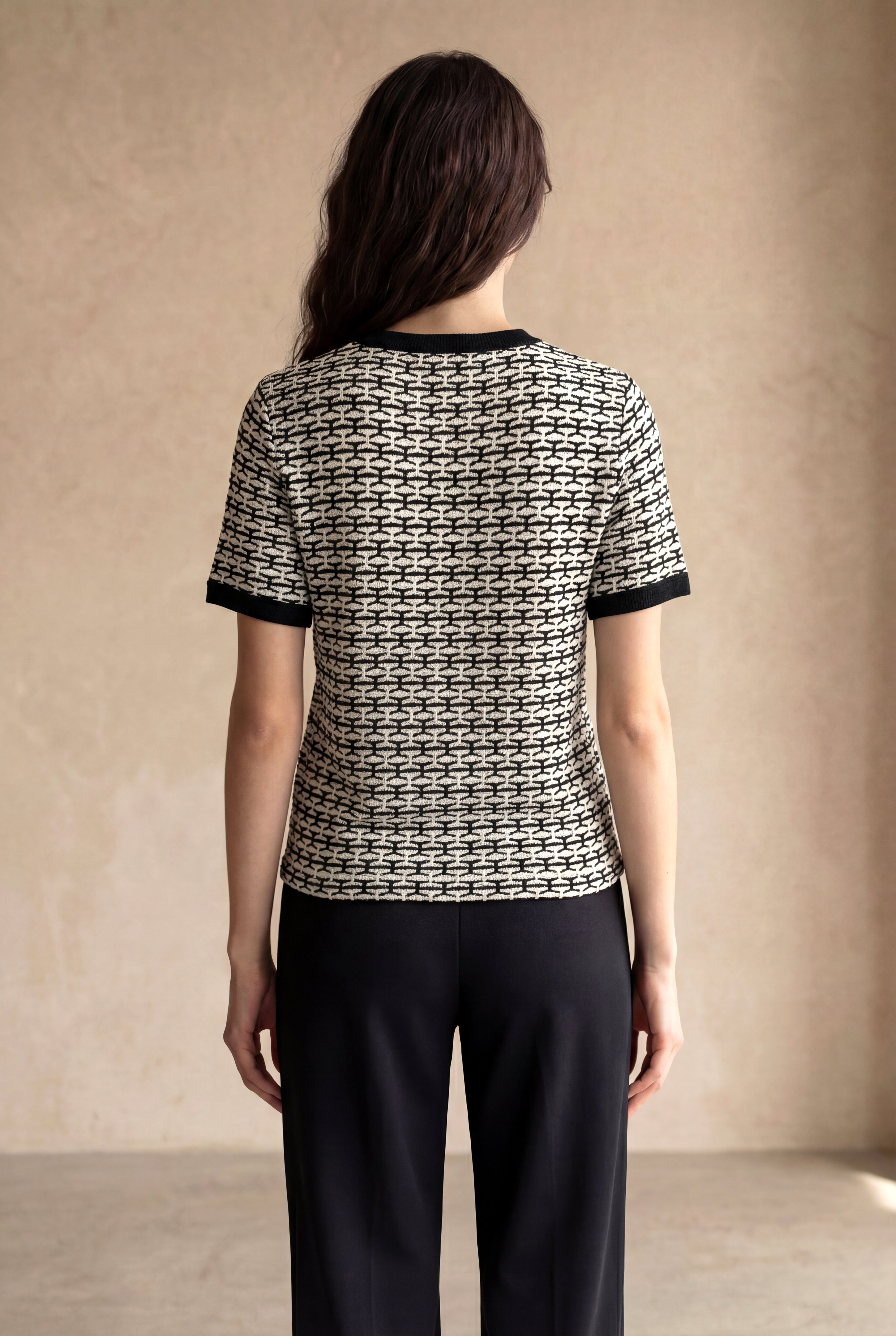 Kadın Regular Fit Bisiklet Yaka 5 Pamuk / 4 Polyester Kısa Kol Siyah / Ekru Düğmeli Kazak CARLA