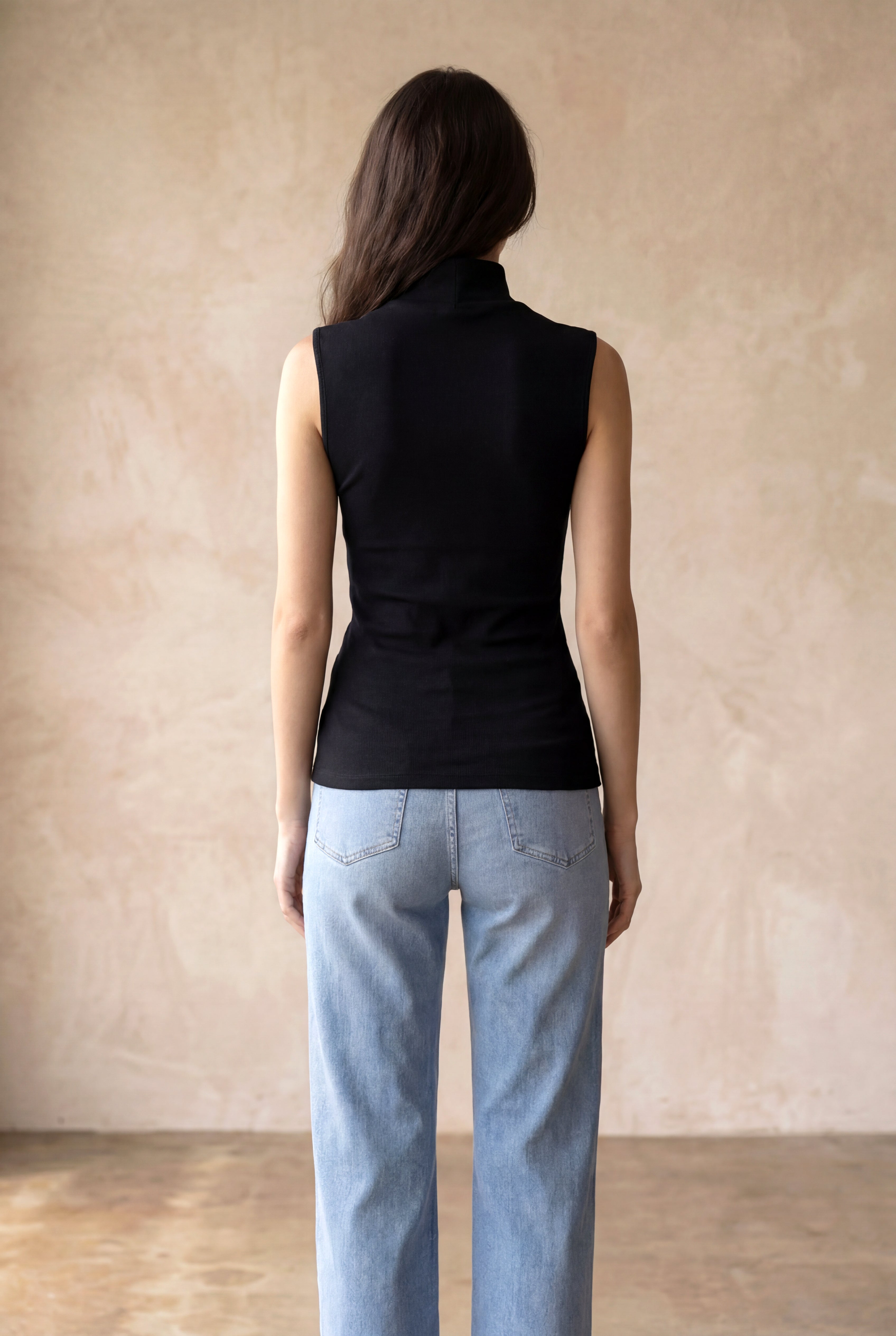 Kadın Regular Fit Dik Yaka Pamuk / Elastan Kolsuz Siyah Ribana T-Shirt SOFIA - Top - Westmark London EU(TR) Store Organik Pamuklu Sürdürülebilir Moda