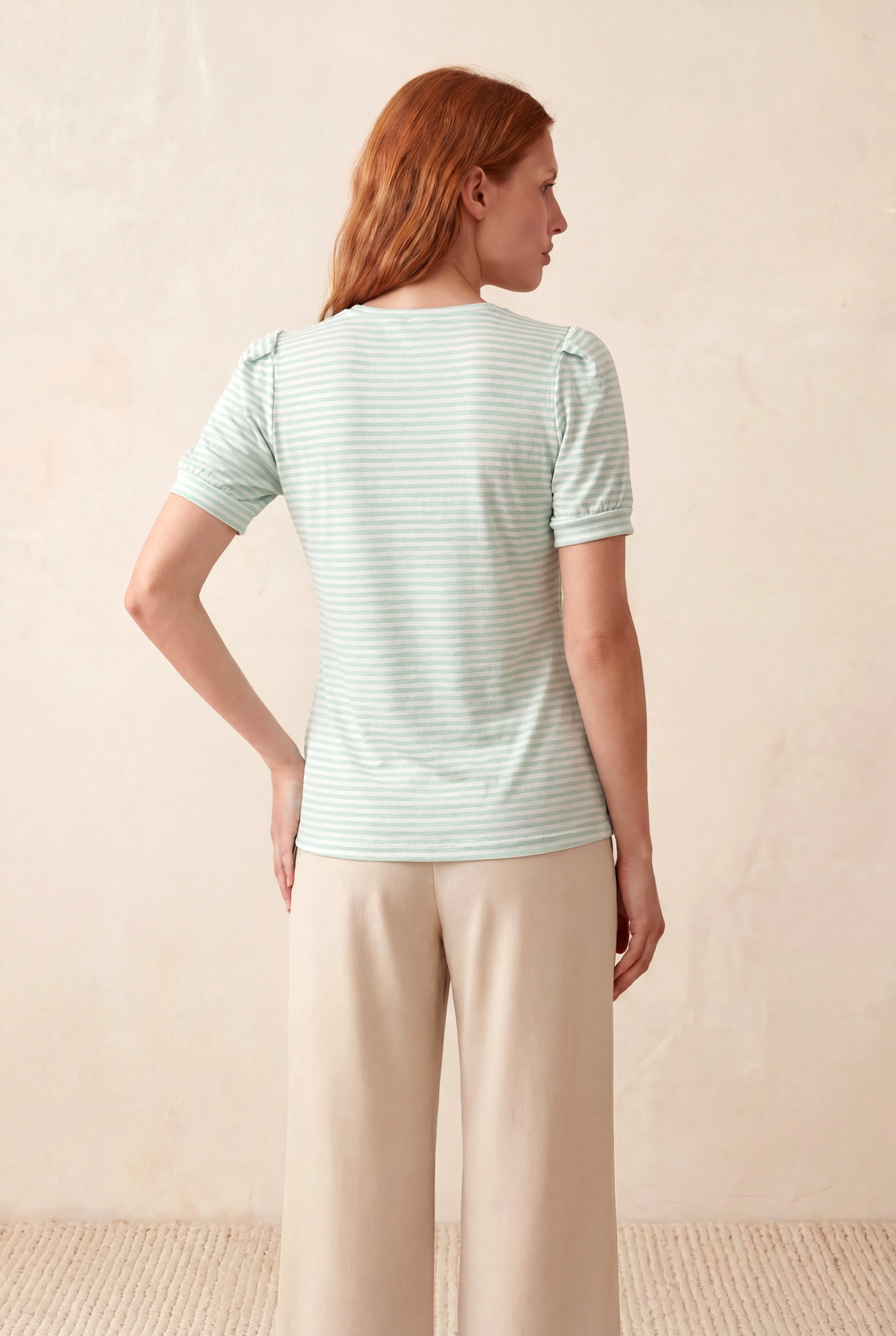 Kadın Yeşil Çizgili Viskon Karışımlı Regular Fit Bisiklet Yaka Kısa Balon Kollu T-Shirt KELLY