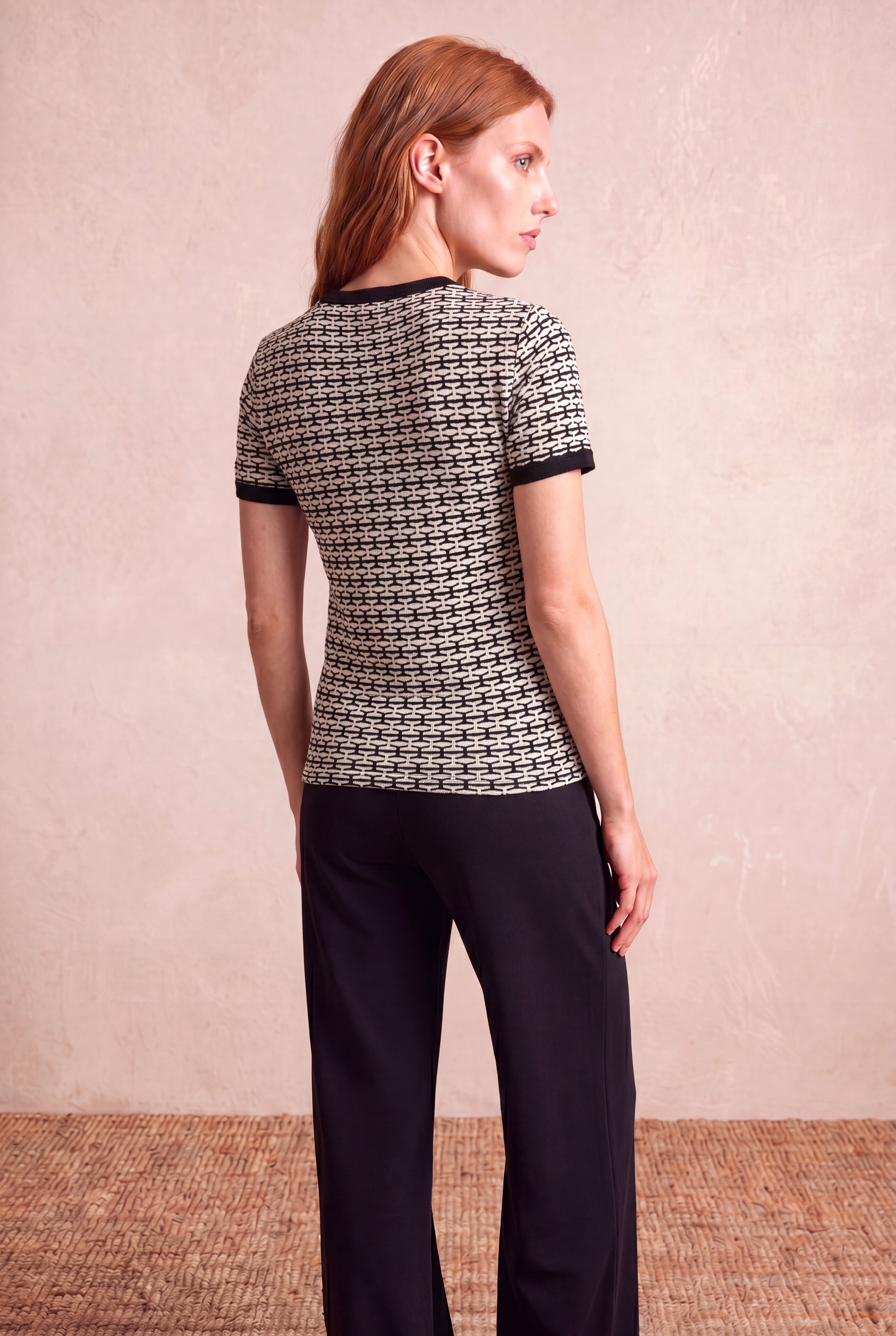 Kadın Siyah Desenli Pamuklu Örme Bisiklet Yaka Kısa Kollu T-Shirt CATARINA