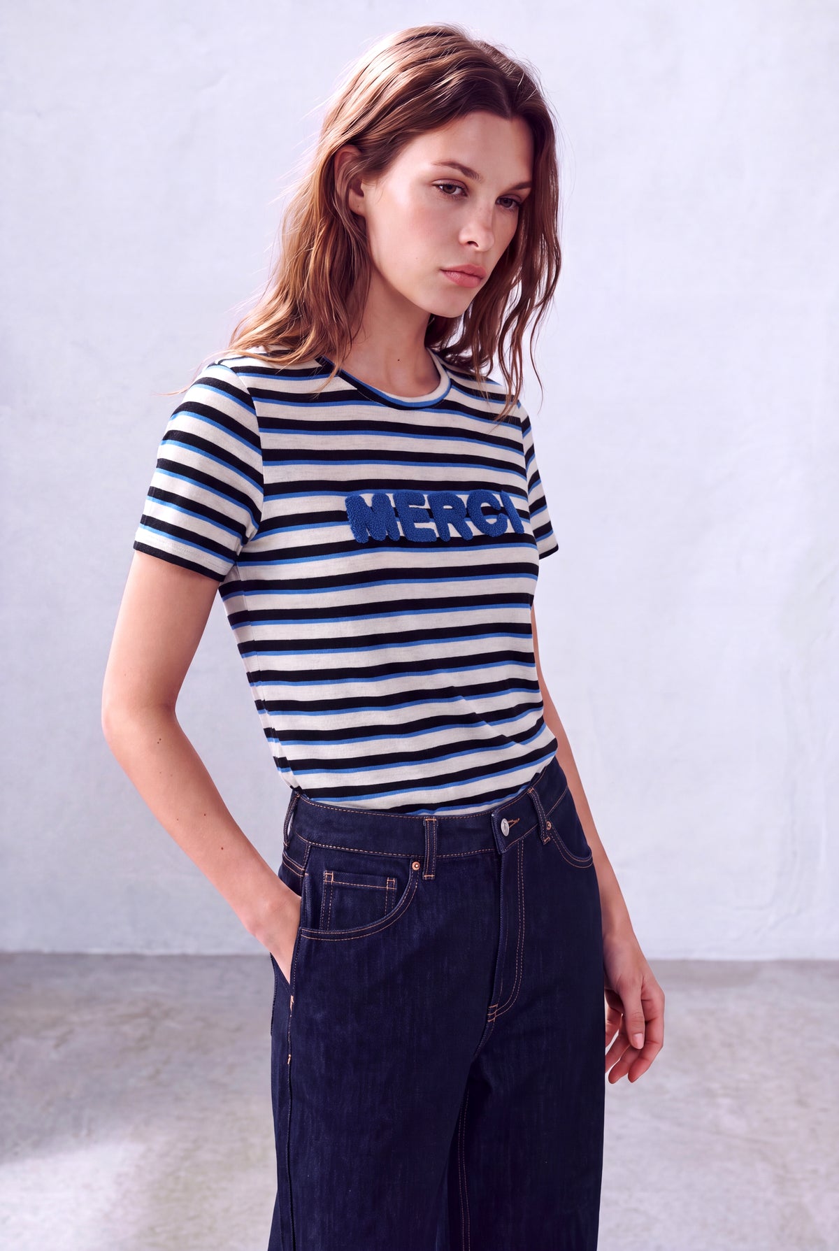 Mavi Çizgili Kadın Mavi Çizgili Viskon Karışımlı Bisiklet Yaka Kısa Kollu Süzene Nakış Detaylı T-Shirt KIRSTY - Top - Westmark London EU(TR) Store Organik Pamuklu Sürdürülebilir Moda