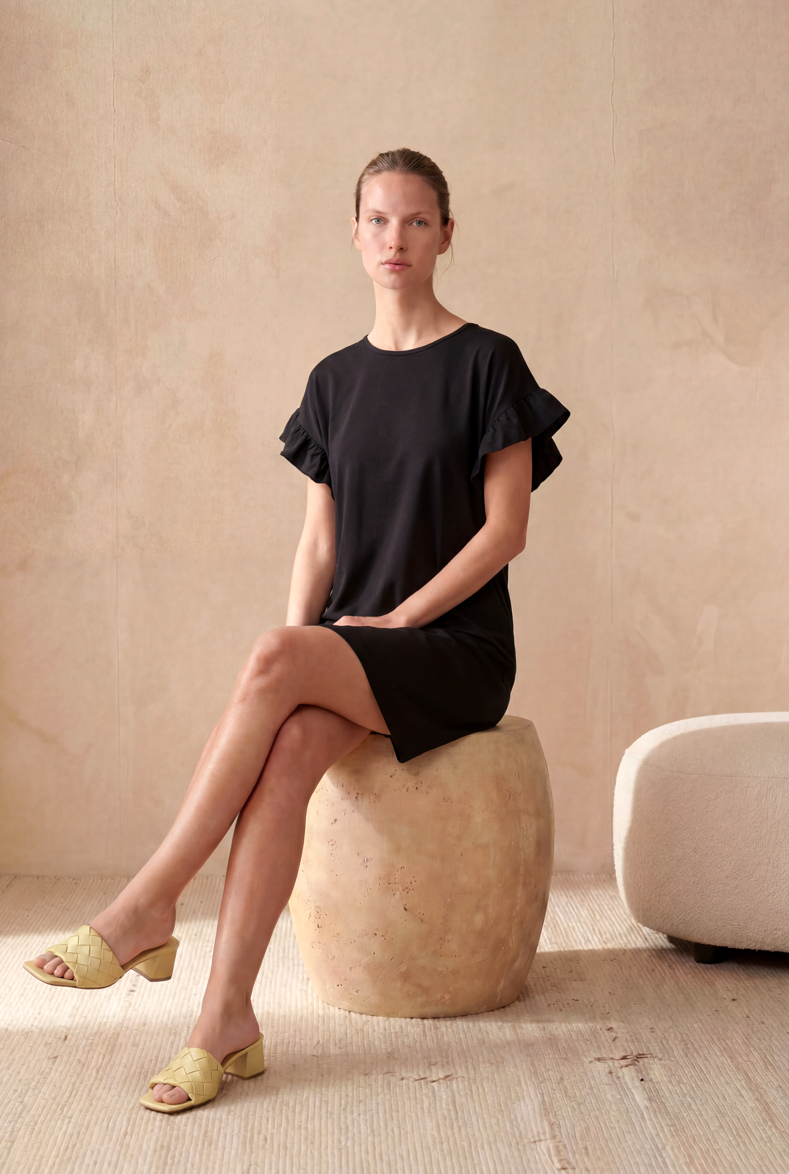 Kadın Rahat Kesim Bisiklet Yaka Fırfır Detaylı Kısa Kollu Siyah Modal / Pamuk / Elastan Karışımlı Mini Elbise PAULA - Dress - Westmark London EU(TR) Store Organik Pamuklu Sürdürülebilir Moda