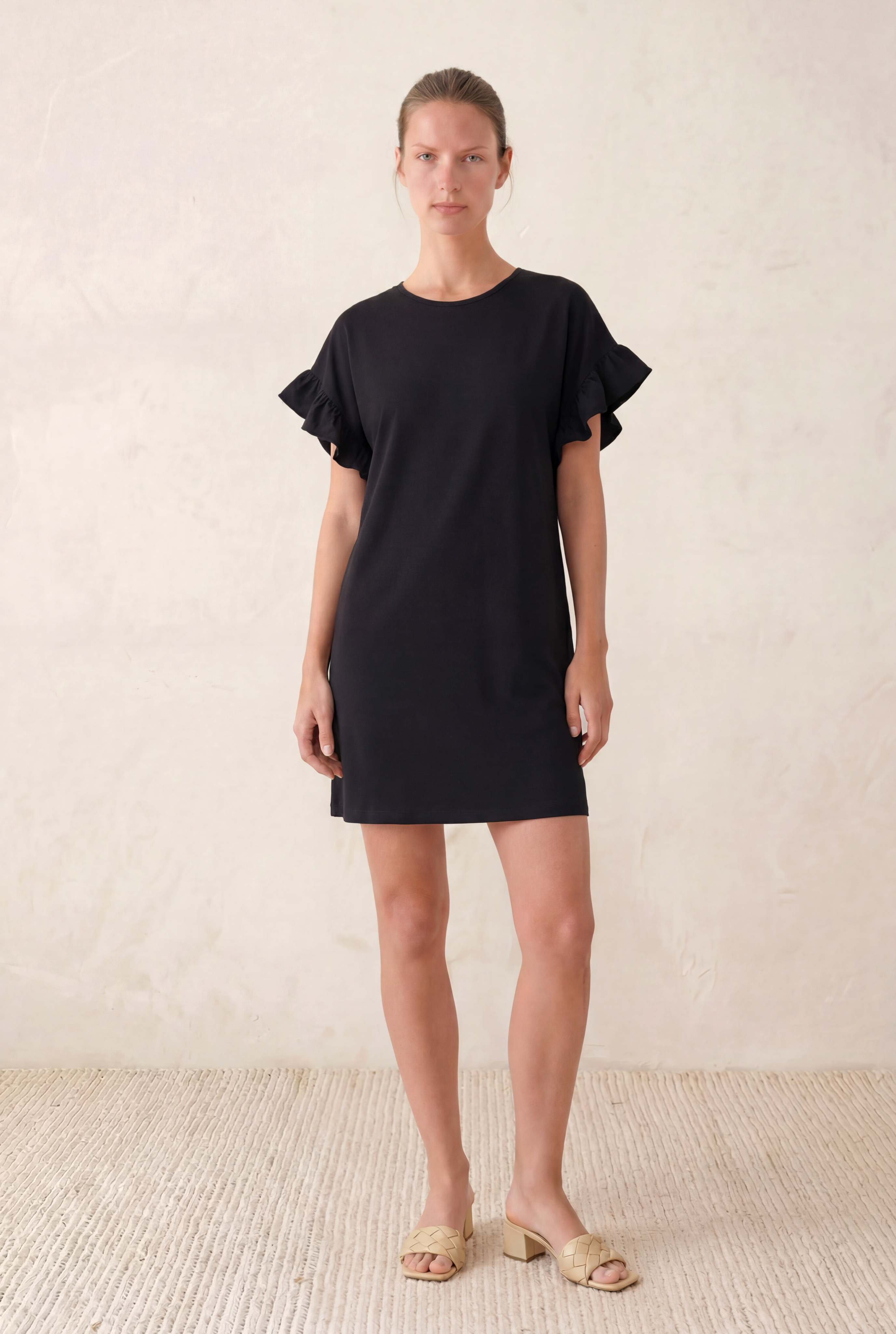 Kadın Rahat Kesim Bisiklet Yaka Fırfır Detaylı Kısa Kollu Siyah Modal / Pamuk / Elastan Karışımlı Mini Elbise PAULA - Dress - Westmark London EU(TR) Store Organik Pamuklu Sürdürülebilir Moda