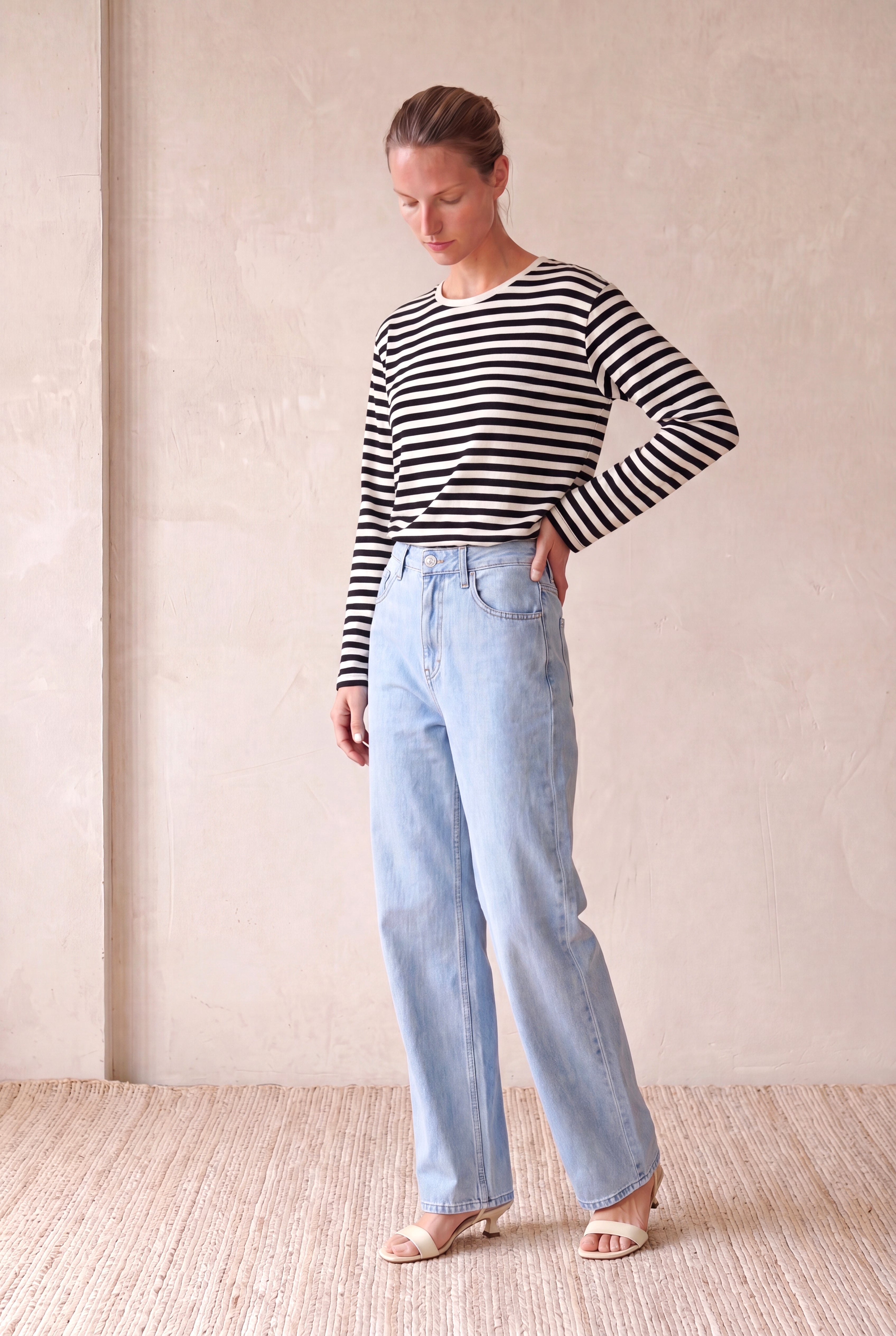 Kadın Lacivery / Ekru Çizgili %100 Pamuk Triko Görünümlü Oversize Fit Bisiklet Yaka Uzun Kollu Düşük Omuzlu T-Shirt BARBARA