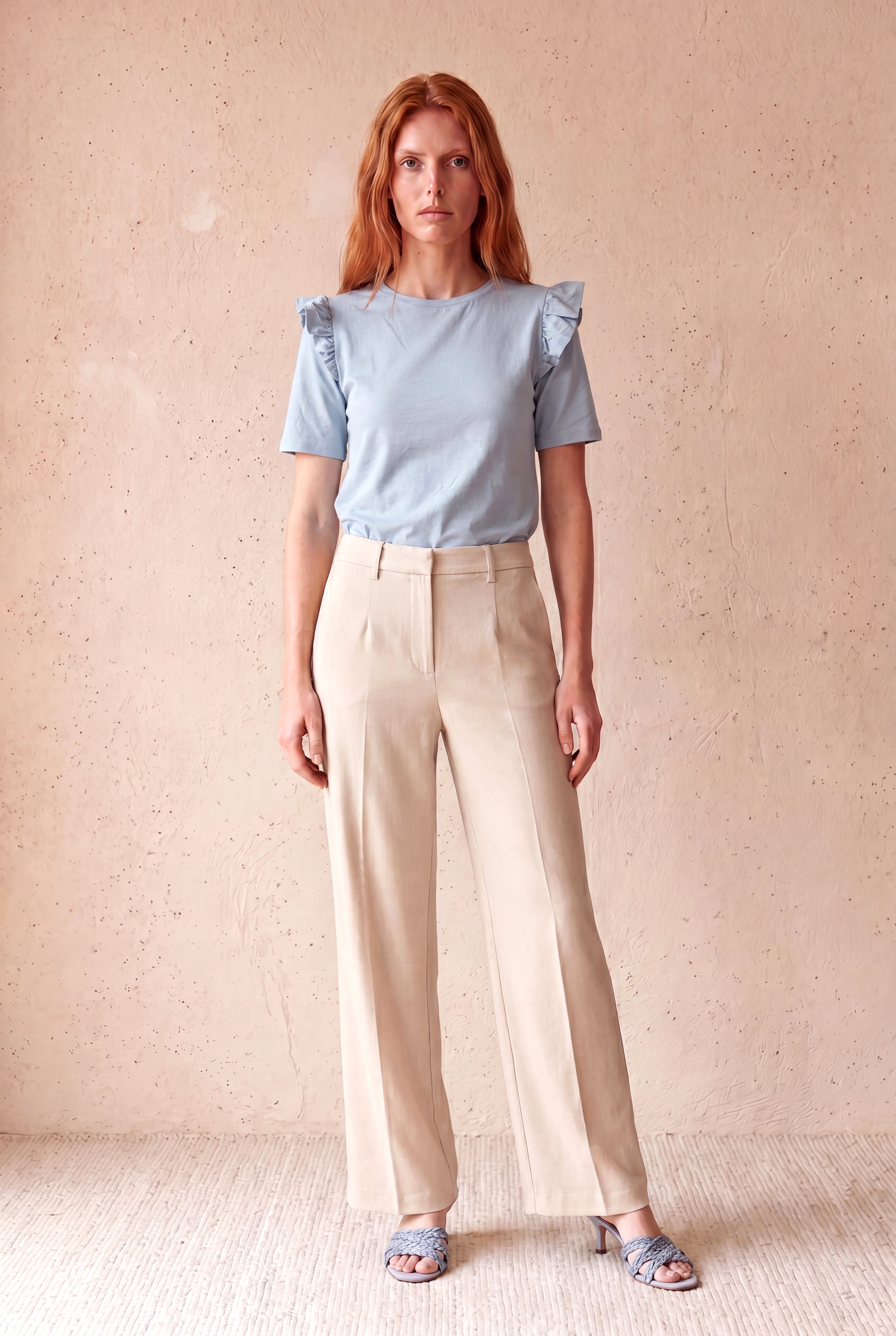 Kadın Açık Mavi %100 Pamuk Regular Fit Bisiklet Yaka Kısa Kollu Fırfır Omuz Detaylı T-Shirt TERESA