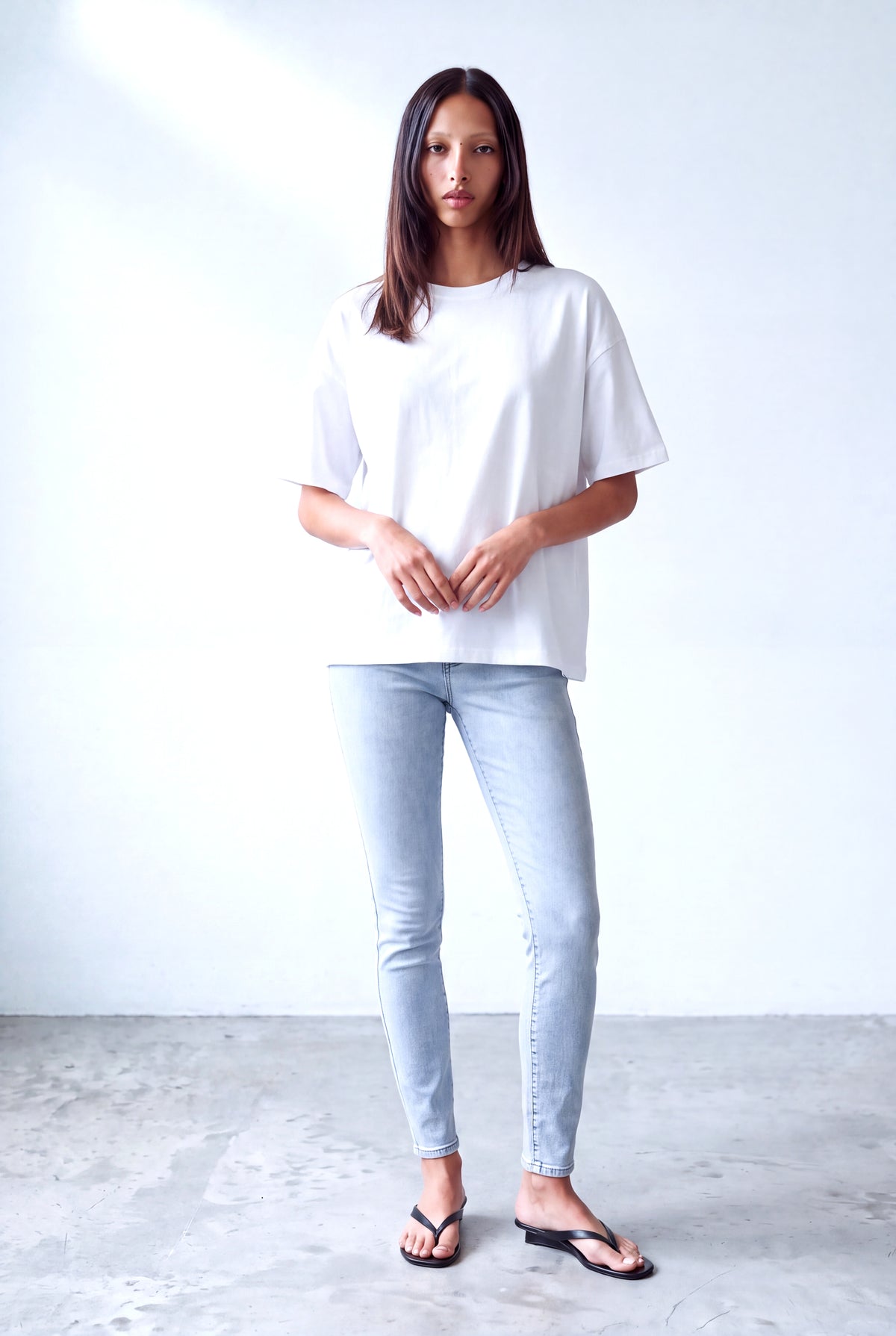 Beyaz Kadın Beyaz Pamuklu Bisiklet Yaka Kısa Kollu Düşük Omuz Sırt Cut Out Detaylı T-Shirt CHELSEA - Top - Westmark London EU(TR) Store Organik Pamuklu Sürdürülebilir Moda