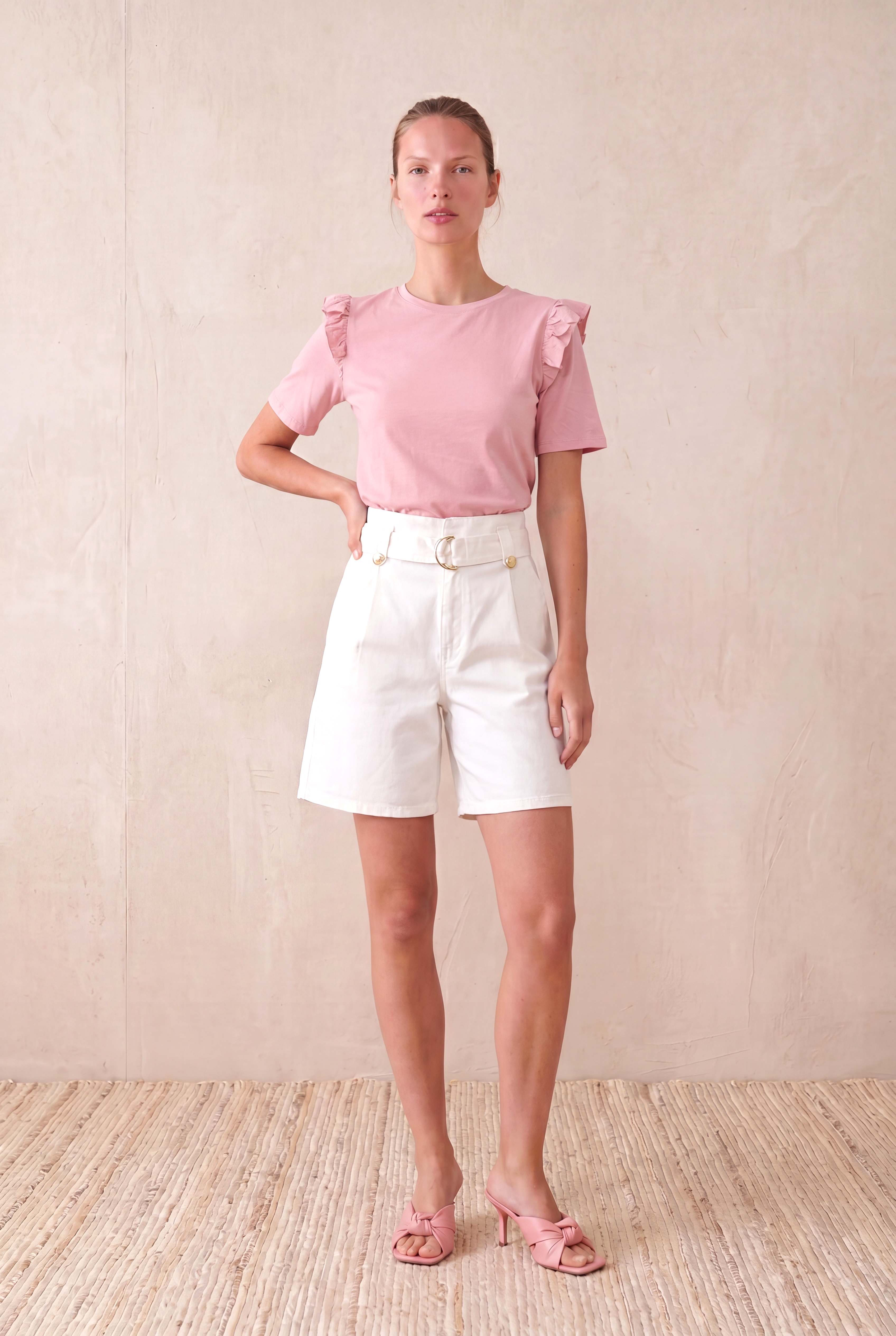 Kadın Pembe %100 Pamuk Regular Fit Bisiklet Yaka Kısa Kollu Fırfır Omuz Detaylı T-Shirt TERESA