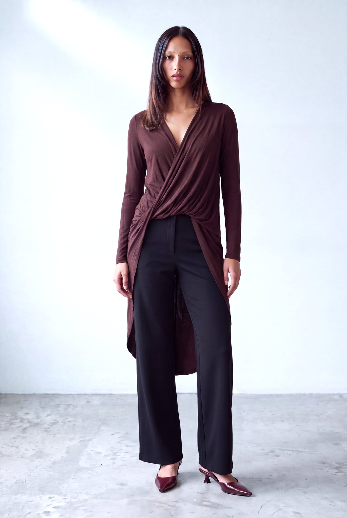 Koyu Kahve Kadın Koyu Kahve Viskon V Yaka Uzun Kollu Asimetrik Kesim Önü Dökümlü Şal Yaka Arka Uzun Tunik DEMI - Dress - Westmark London EU(TR) Store Organik Pamuklu Sürdürülebilir Moda