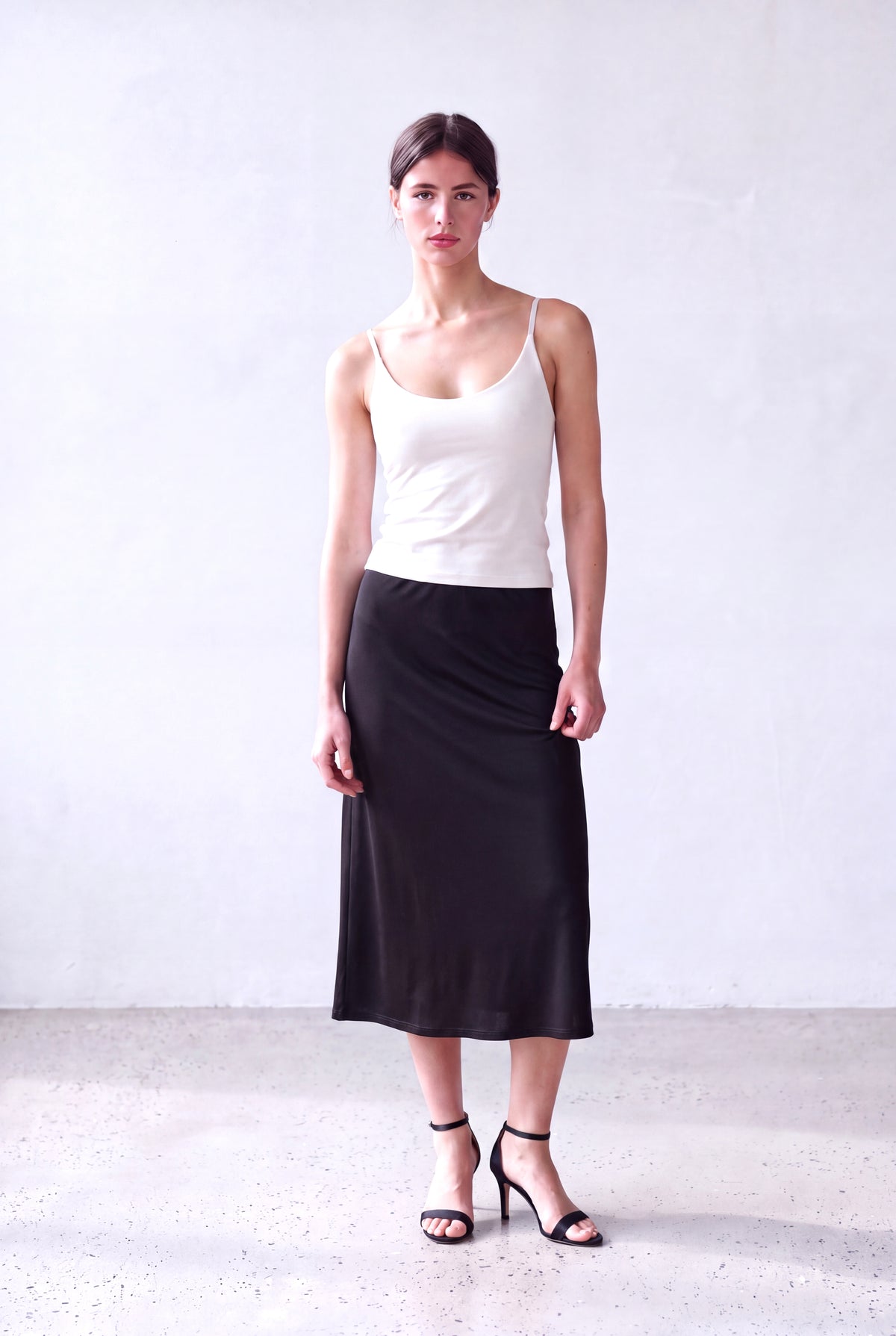 Siyah Kadın Siyah Süprem Dökümlü Yüksek Bel Rahat Kesim Beli Lastikli Midi Etek CASSIDY - Skirt - Westmark London EU(TR) Store Organik Pamuklu Sürdürülebilir Moda
