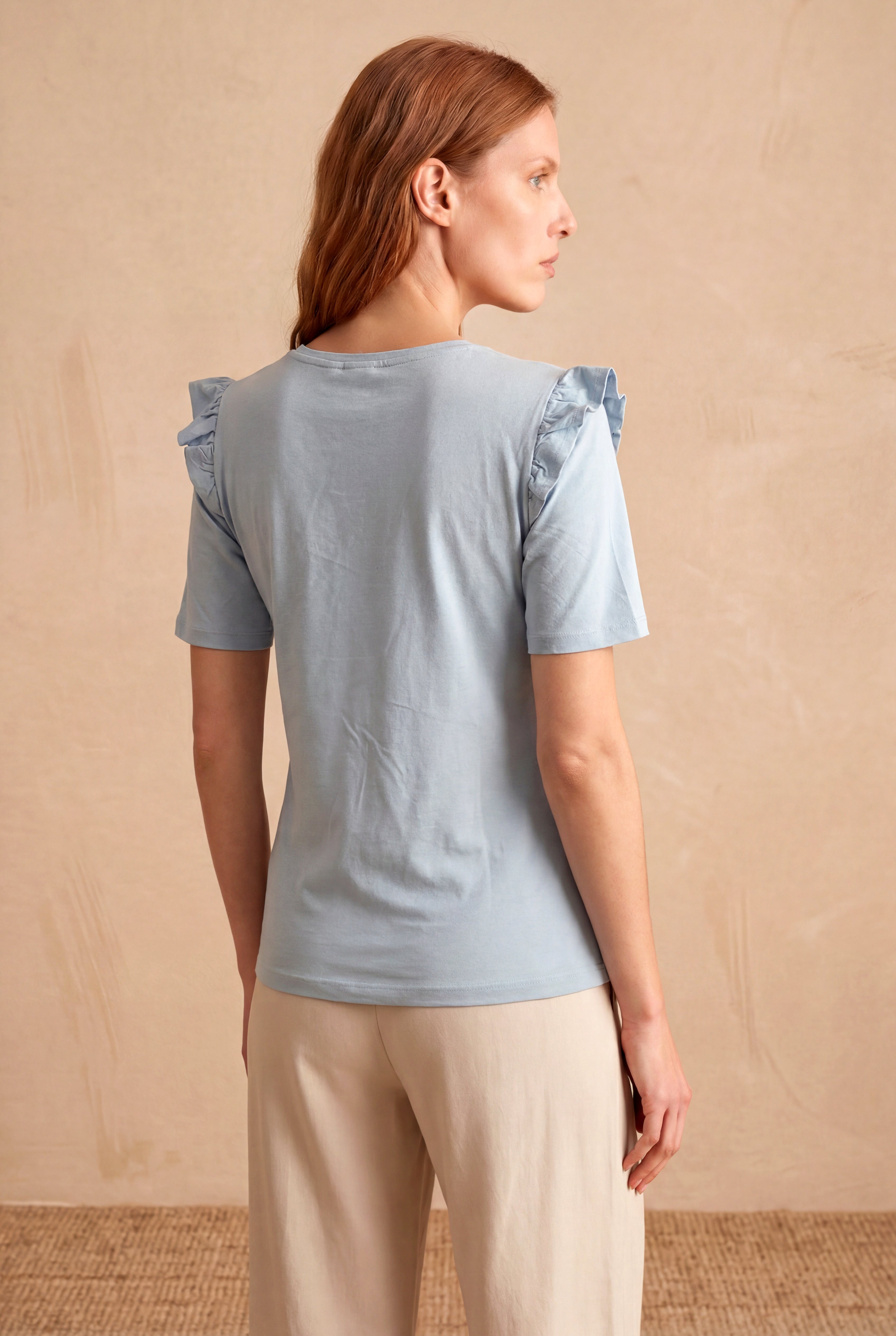 Kadın Açık Mavi %100 Pamuk Regular Fit Bisiklet Yaka Kısa Kollu Fırfır Omuz Detaylı T-Shirt TERESA