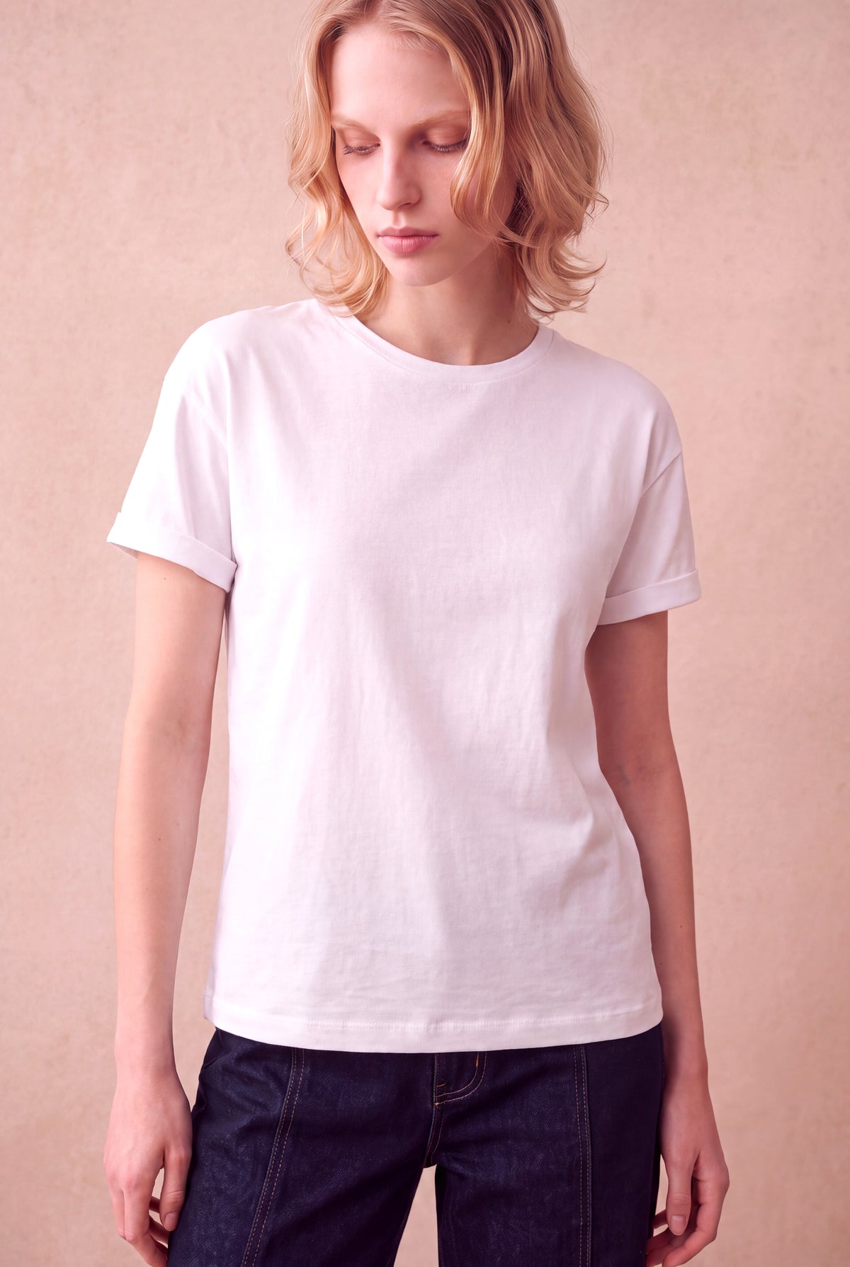 Kadın Pamuklu Beyaz Katlamalı Kısa Kol Detaylı Düşük Omuz Bisiklet Yaka T-Shirt PALMA