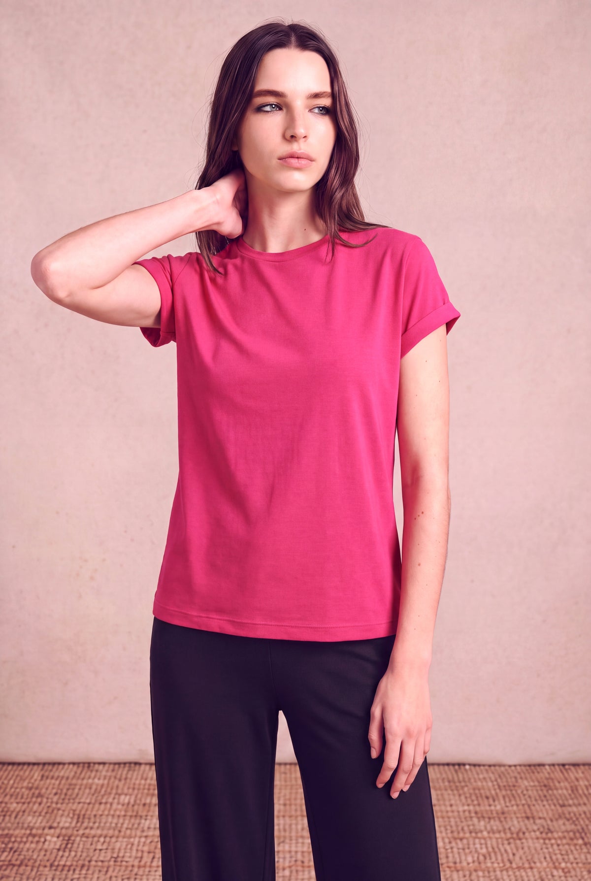 Kadın Viskon Karışımlı Fuşya Katlamalı Kısa Kol Bisiklet Yaka Rahat Kesim T-Shirt SILJE