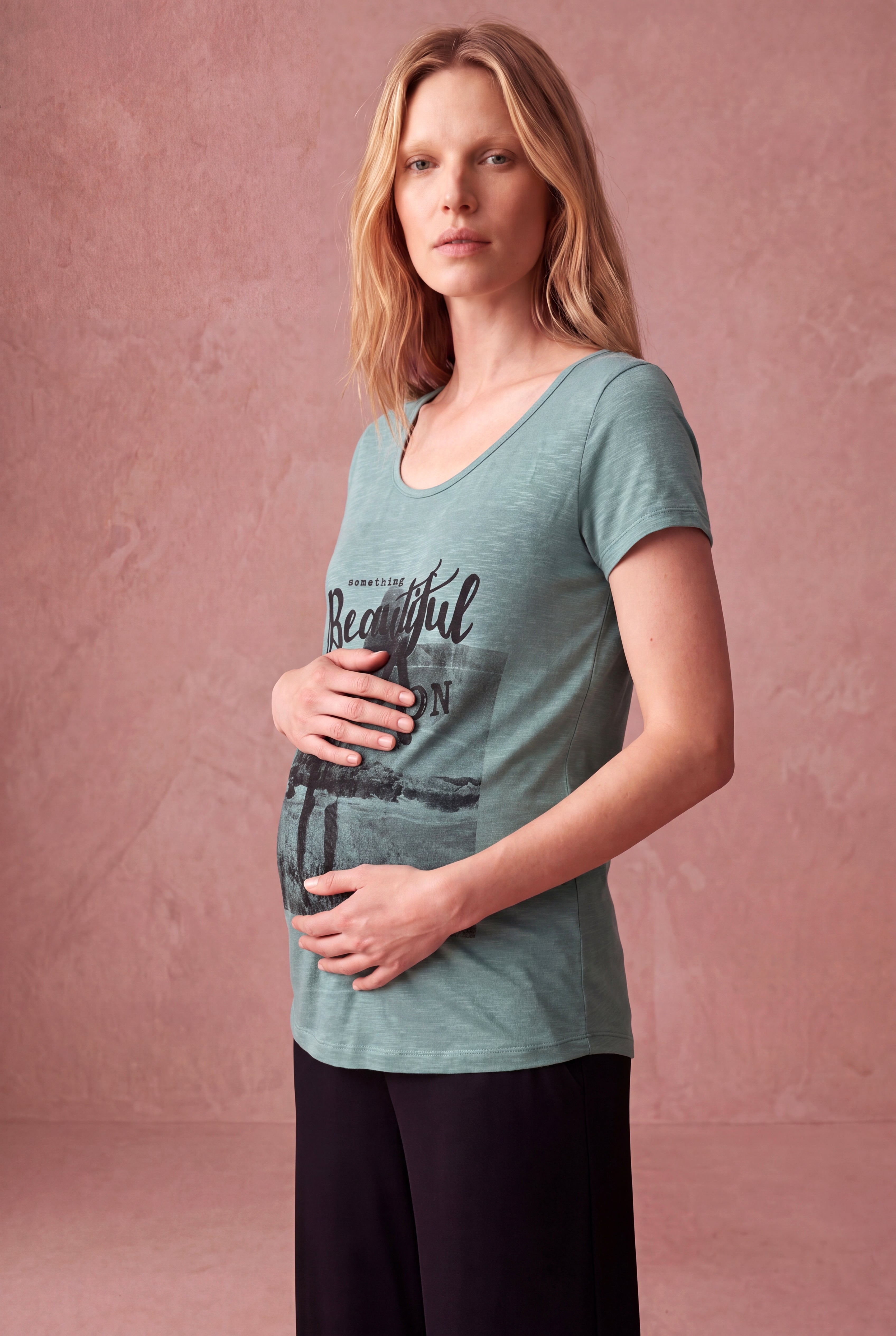 Hamile Su Yeşili Viskon Bisiklet Yaka Kısa Kollu Baskılı T-Shirt AMELIA