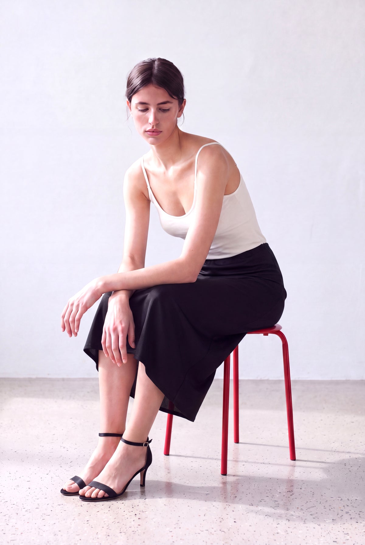 Siyah Kadın Siyah Süprem Dökümlü Yüksek Bel Rahat Kesim Beli Lastikli Midi Etek CASSIDY - Skirt - Westmark London EU(TR) Store Organik Pamuklu Sürdürülebilir Moda