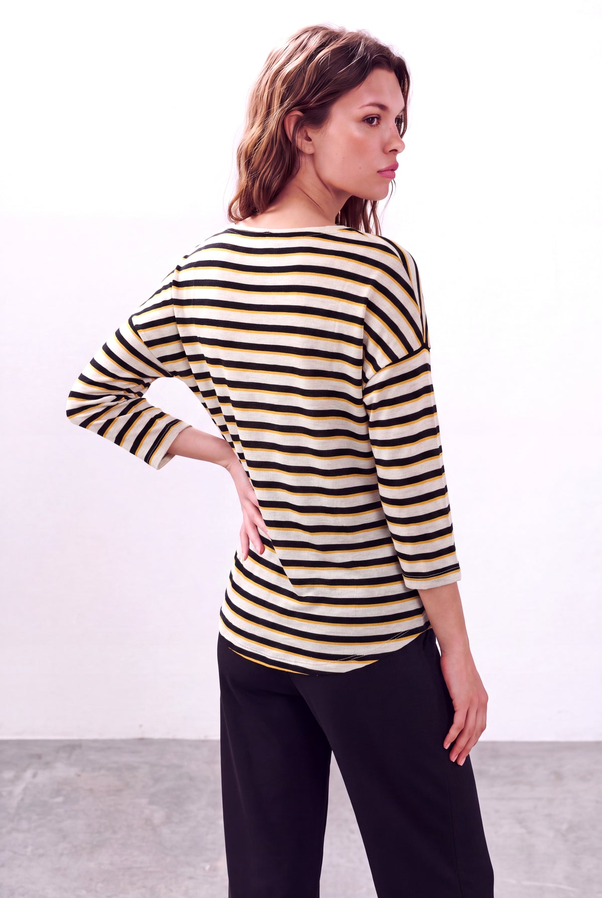 Sarı/Siyah Çizgili Kadın Sarı/Siyah Çizgili Viskon Karışımlı Bisiklet Yaka Uzun Kollu Düşük Omuzlu Oval Arka Kesimli Bluz KIRSTY - Top - Westmark London EU(TR) Store Organik Pamuklu Sürdürülebilir Moda
