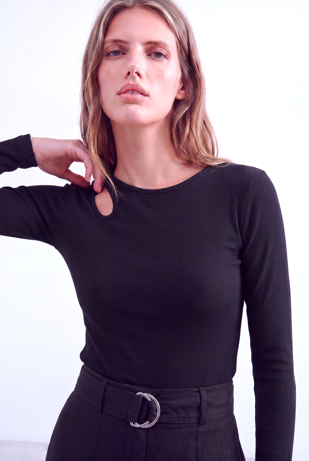 Siyah Kadın Siyah Pamuklu Kaşkorse Bisiklet Yaka Uzun Kollu Asimetrik Cut Out Detaylı Bluz ROMY - Top - Westmark London EU(TR) Store Organik Pamuklu Sürdürülebilir Moda