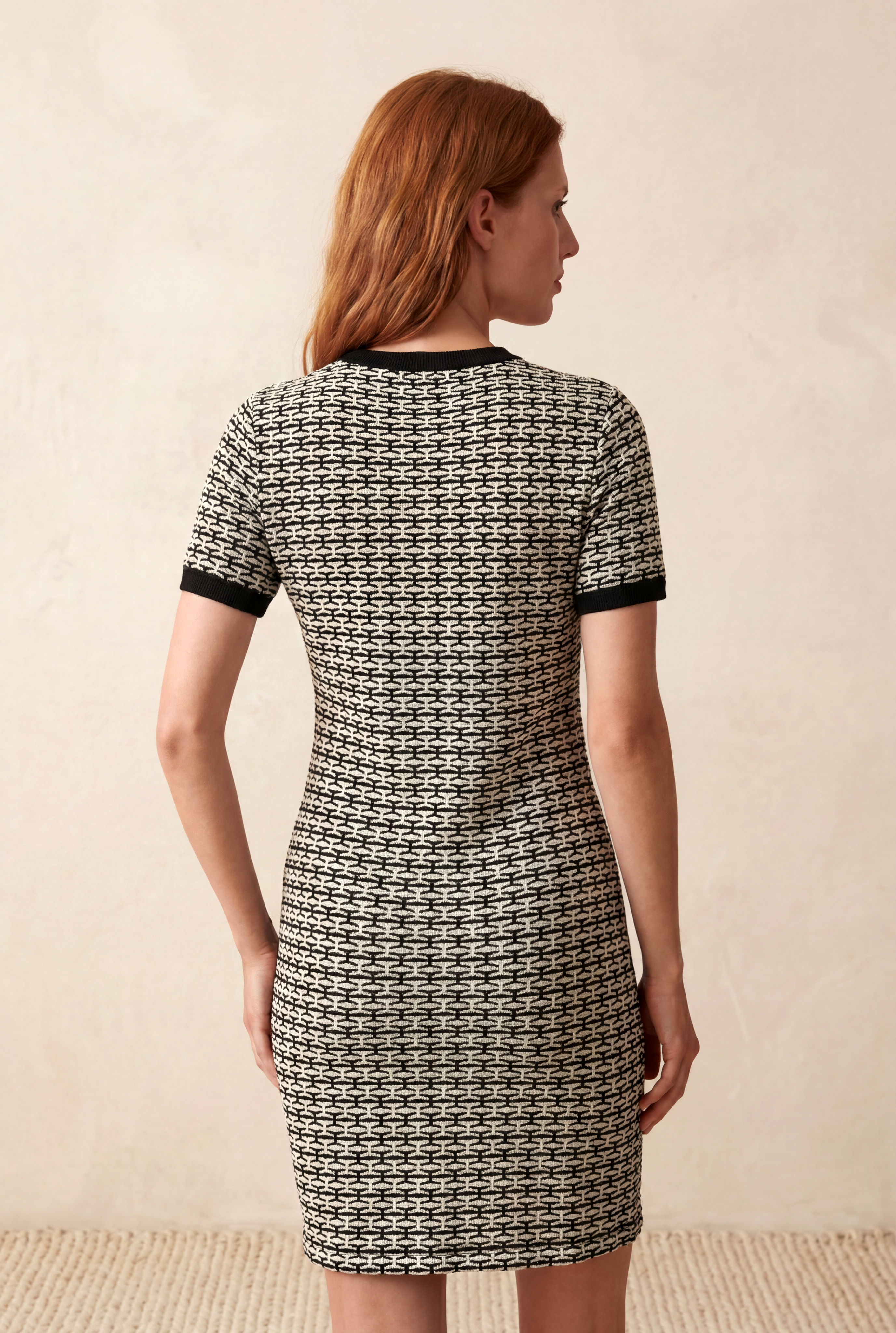 Kadın Slim Fit Bisiklet Yaka Kısa Kollu Siyah, Beyaz Geometrik Desenli Pamuklu Mini Elbise CATARINA - Dress - Westmark London EU(TR) Store Organik Pamuklu Sürdürülebilir Moda