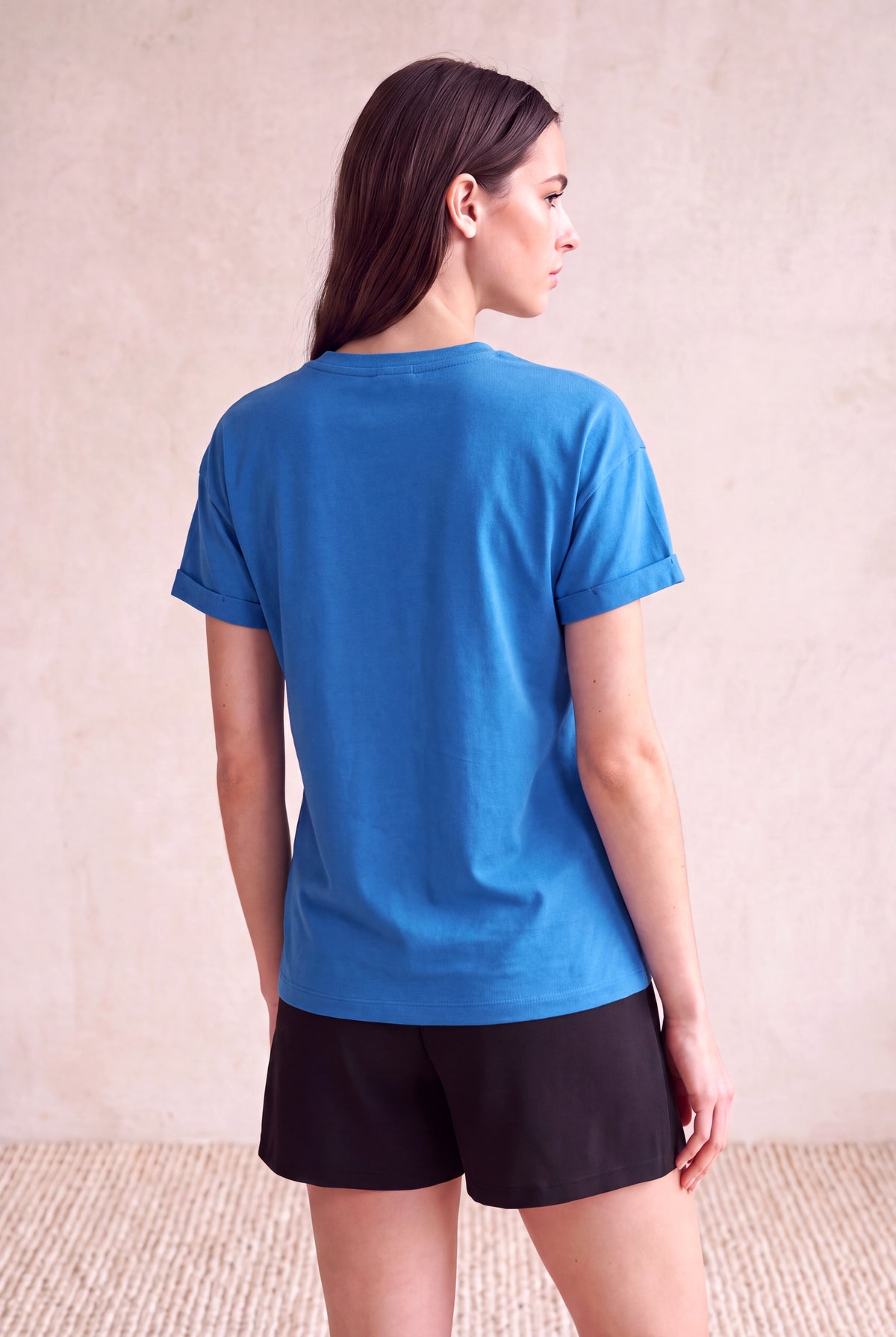 Kadın Pamuklu Canlı Mavi Katlamalı Kısa Kol Detaylı Düşük Omuz Bisiklet Yaka T-Shirt PALMA