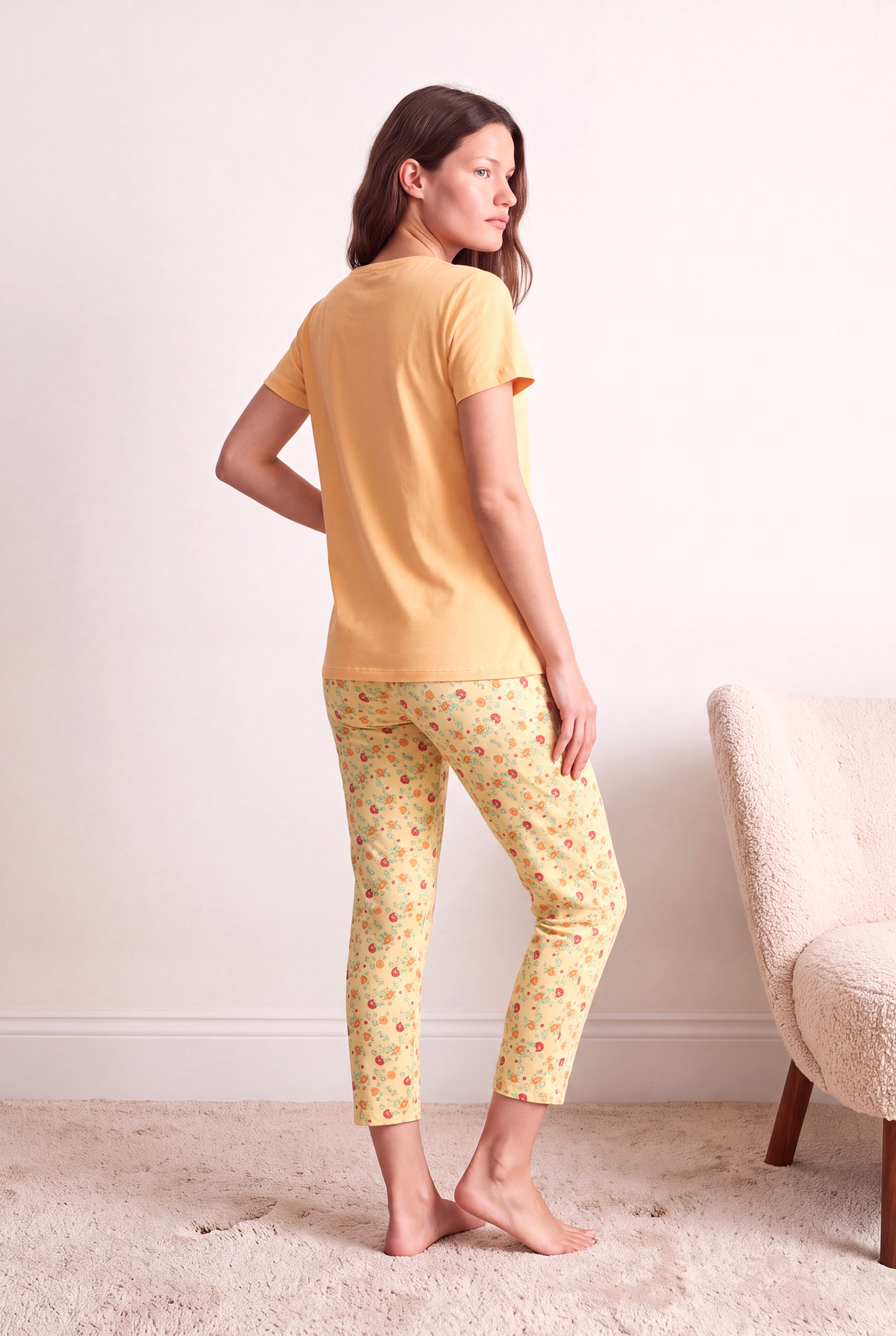 Kadın Pamuklu Turuncu Çiçek Desenli Kısa Kollu Bisiklet Yaka 3/4 Altlı Pijama Takım PJLINA