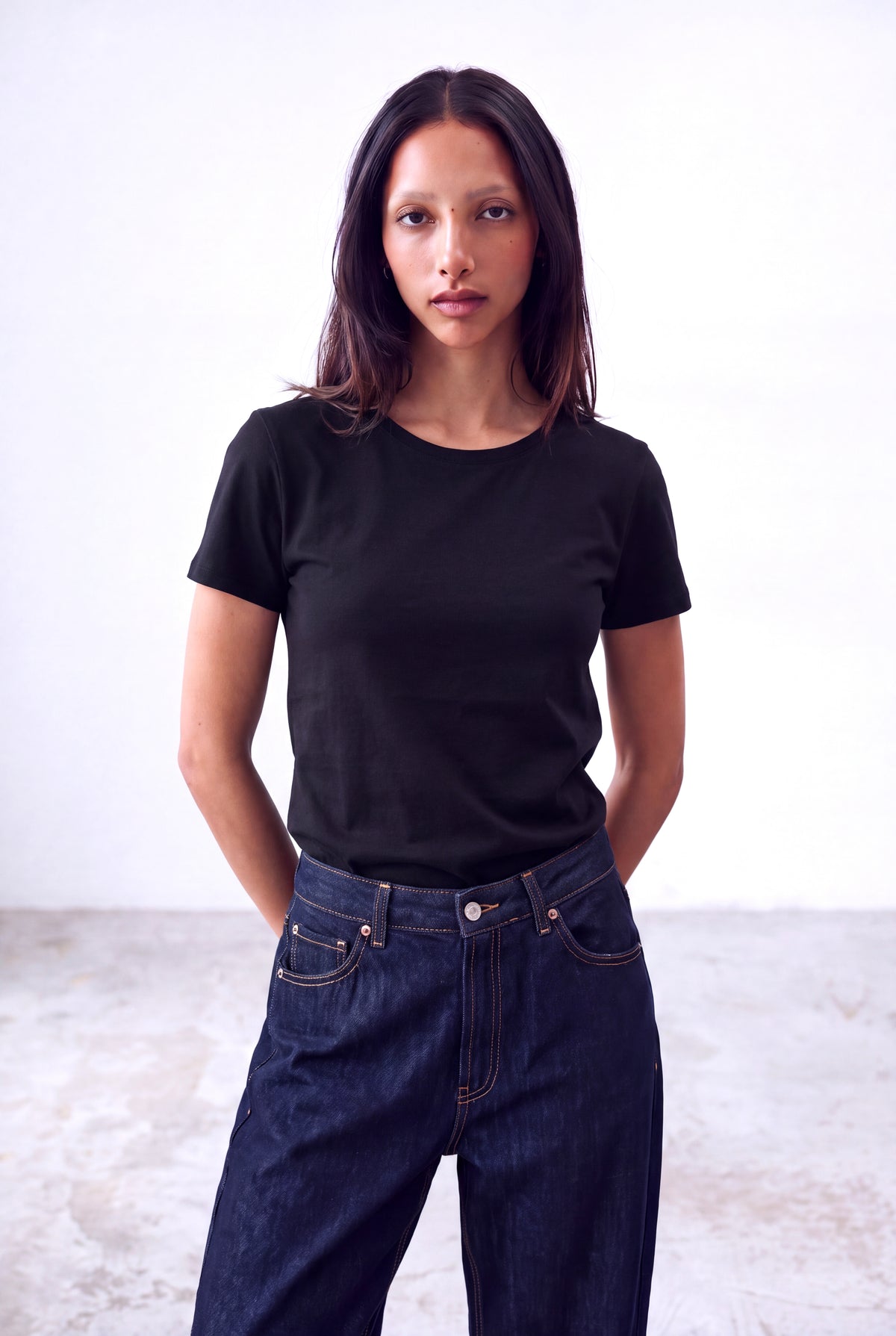 Siyah Kadın Siyah Viskon Karışımlı Bisiklet Yaka Kısa Kollu T-Shirt SUZANNE - Top - Westmark London EU(TR) Store Organik Pamuklu Sürdürülebilir Moda