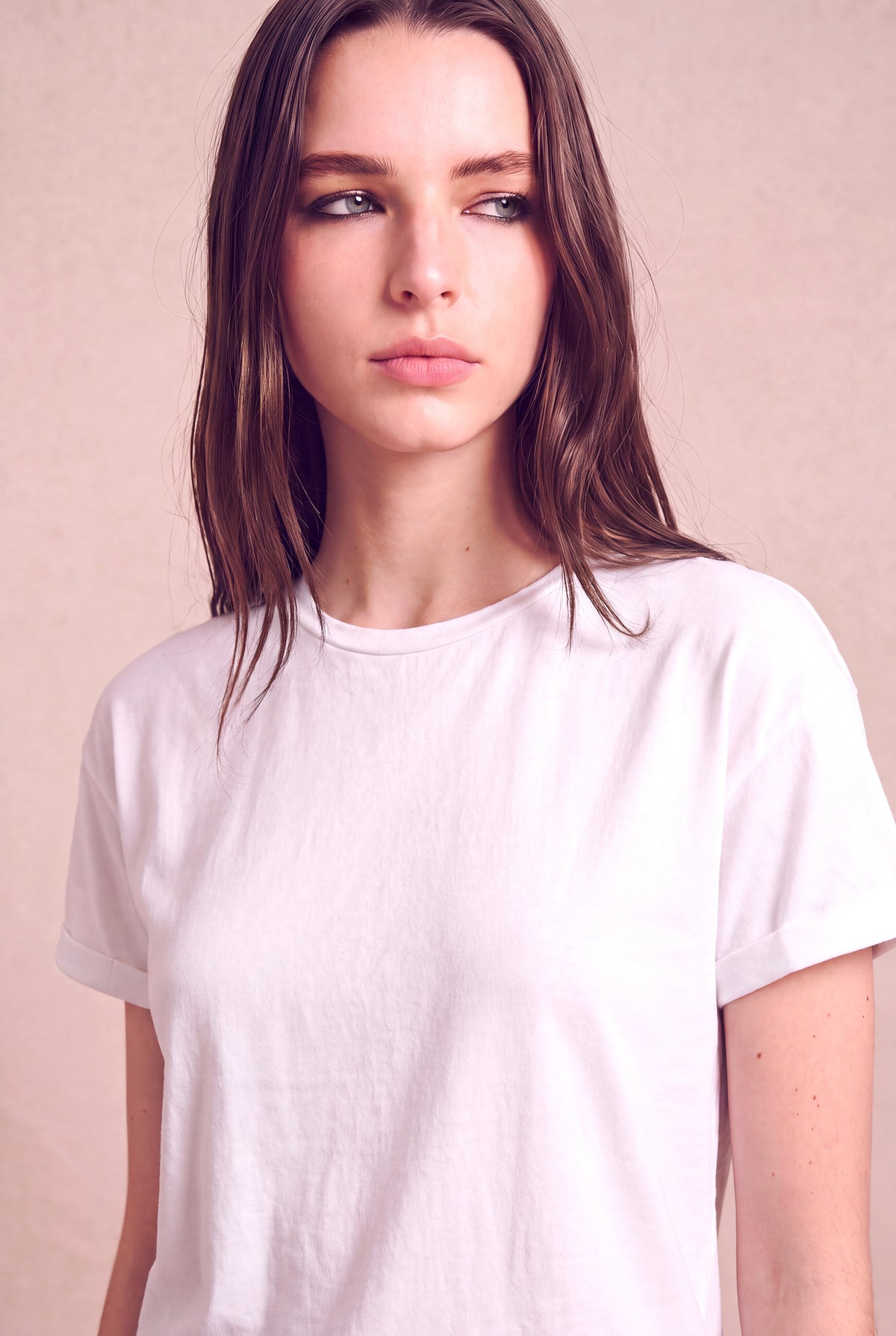 Kadın Modal / Pamuk Beyaz Soft Katlamalı Kısa Kol Detaylı Düşük Omuz Bisiklet Yaka T-Shirt PALMA
