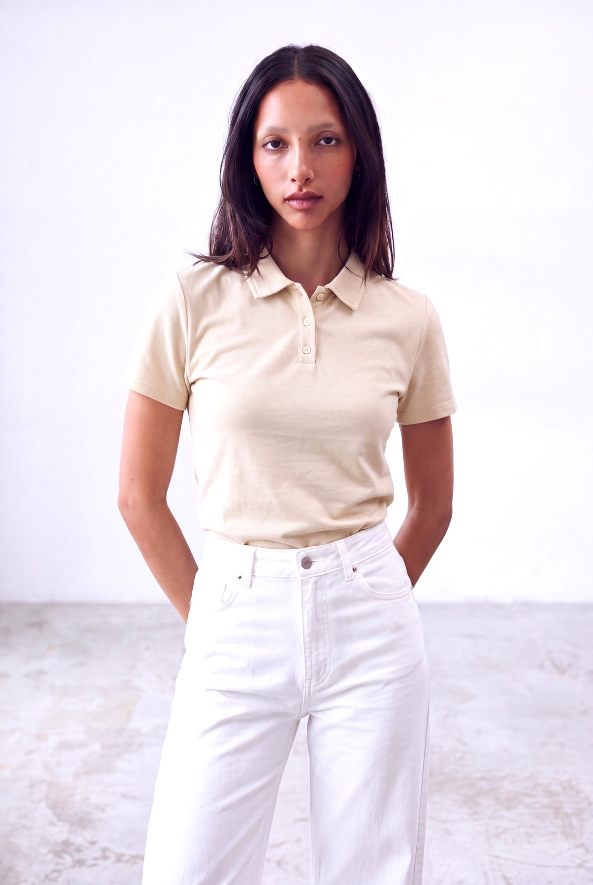 Bej Kadın Bej %100 Pamuk Yumuşak Dokulu Polo Yaka Kısa Kollu Etek Ucu Ribanalı T-Shirt SCARLETT - Top - Westmark London EU(TR) Store Organik Pamuklu Sürdürülebilir Moda