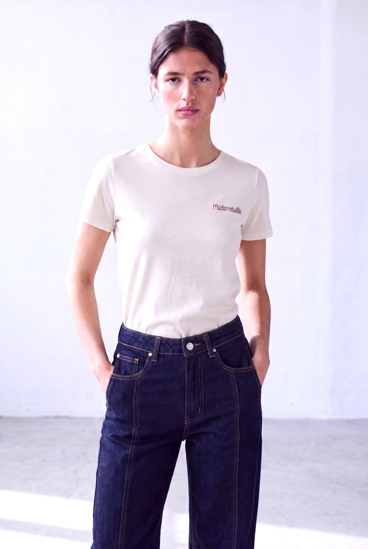 Beyaz Kadın Beyaz Pamuklu Bisiklet Yaka Kısa Kollu Nakış Detaylı Nakış Detaylı T-Shirt FIONA - Top - Westmark London EU(TR) Store Organik Pamuklu Sürdürülebilir Moda