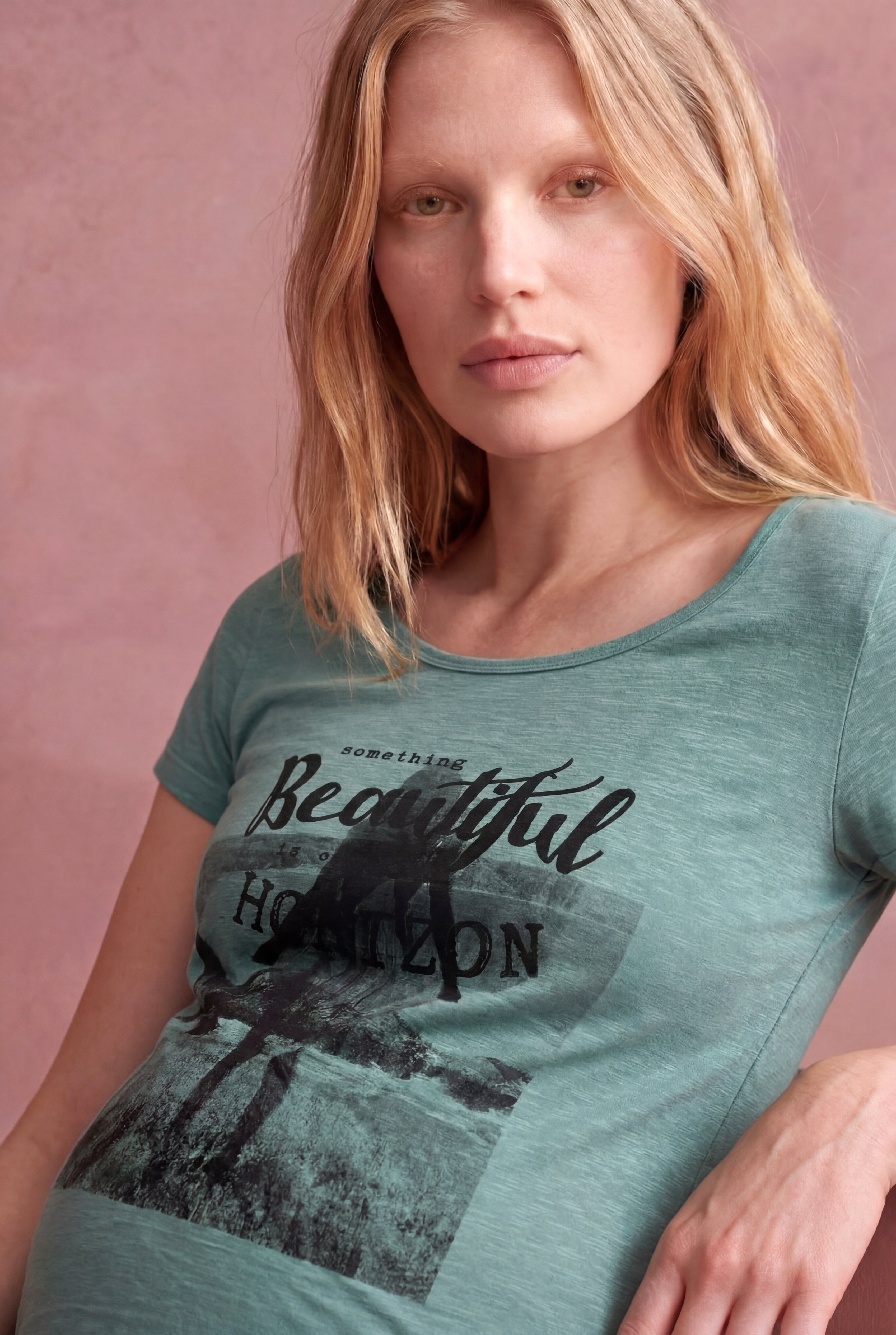 Hamile Su Yeşili Viskon Bisiklet Yaka Kısa Kollu Baskılı T-Shirt AMELIA