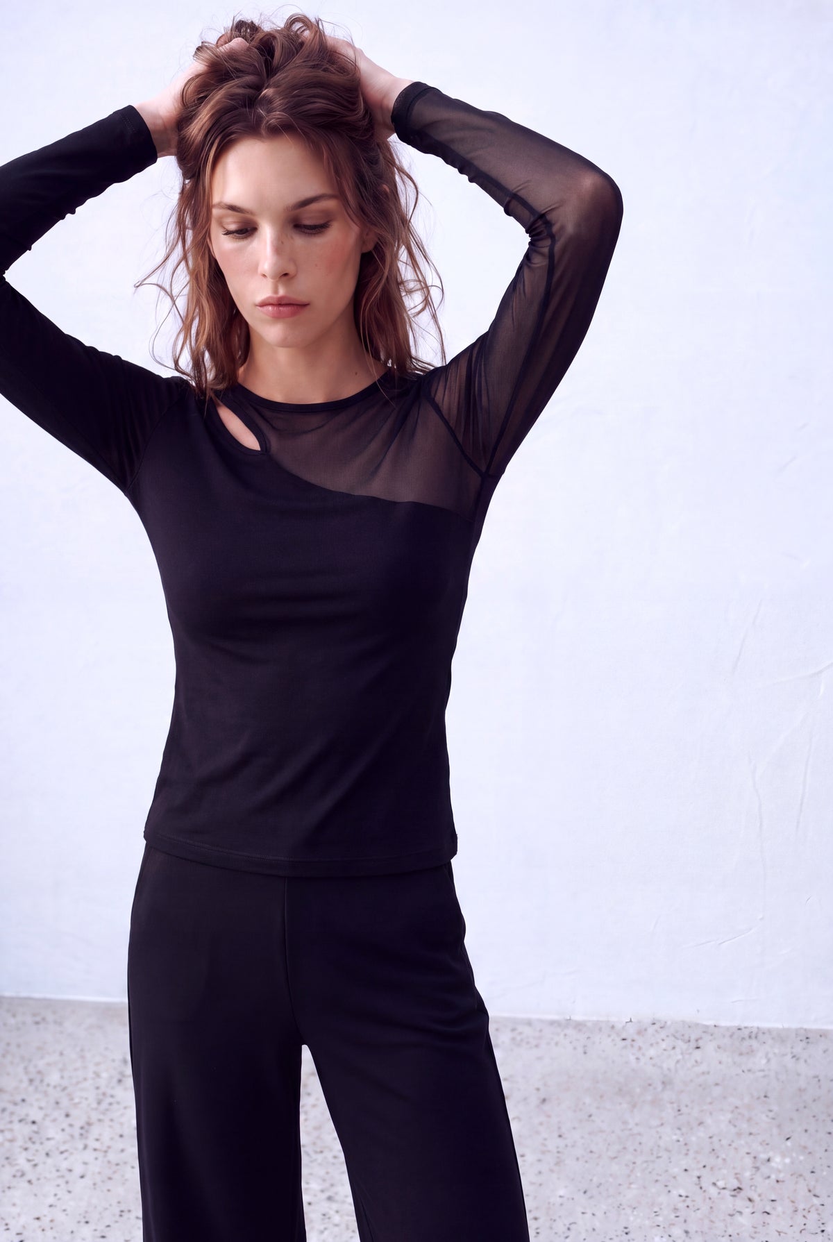 Siyah Kadın Siyah Pamuklu Asimetrik yaka Uzun Kollu Transparan Tül Detaylı Bluz NAOMI - Top - Westmark London EU(TR) Store Organik Pamuklu Sürdürülebilir Moda