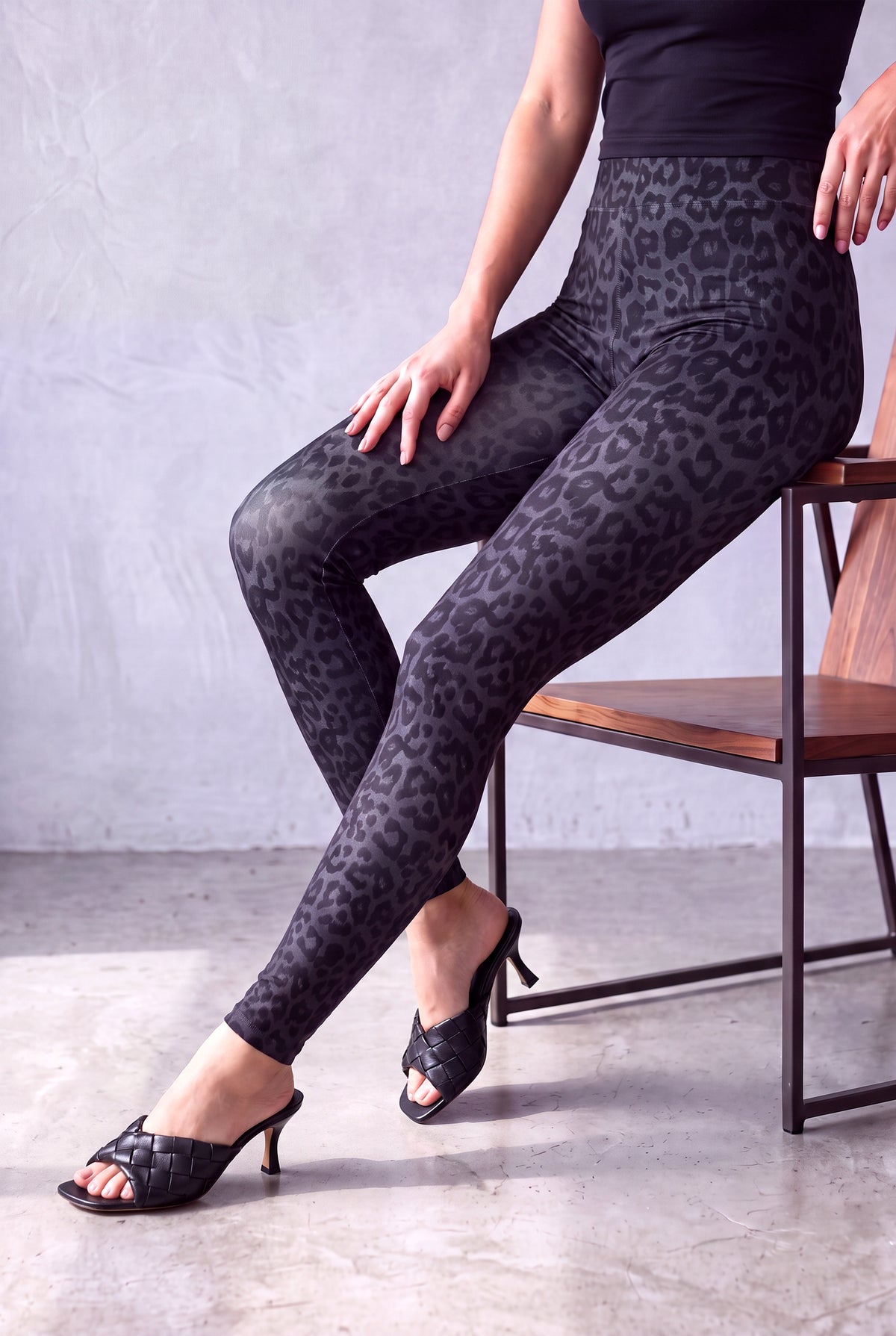 Antrasit Leopar Desenli Kadın Antrasit Leopar Desenli Süprem Yüksek Bel Lastikli Tayt PIPPA - Leggings - Westmark London EU(TR) Store Organik Pamuklu Sürdürülebilir Moda