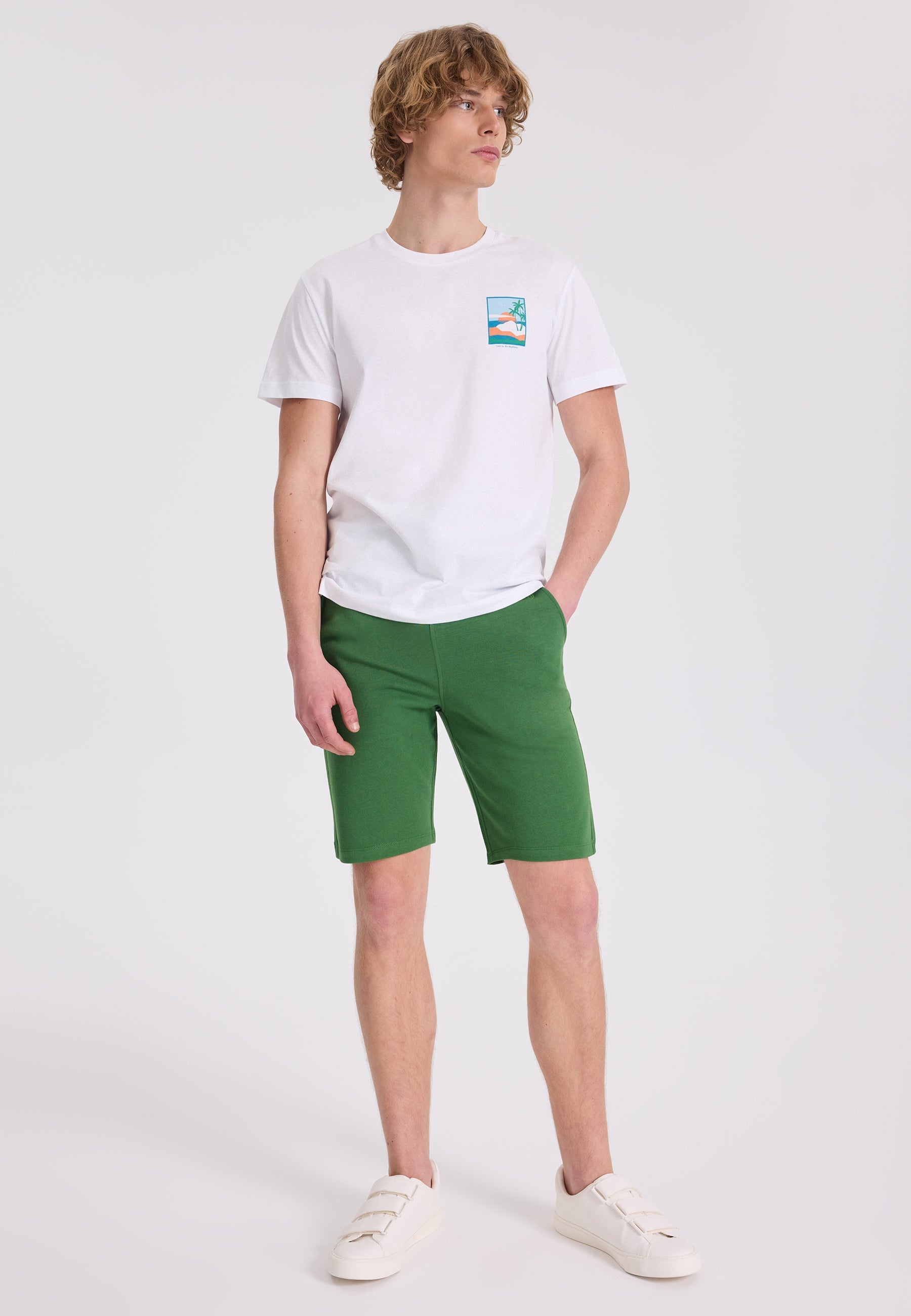 Beyaz Ön ve Arka Baskılı Bisiklet Yaka Pamuklu Regular Fit Erkek T-Shirt WMBACK SUNSET - T-Shirt - Westmark London EU(TR) Store Organik Pamuklu Sürdürülebilir Moda