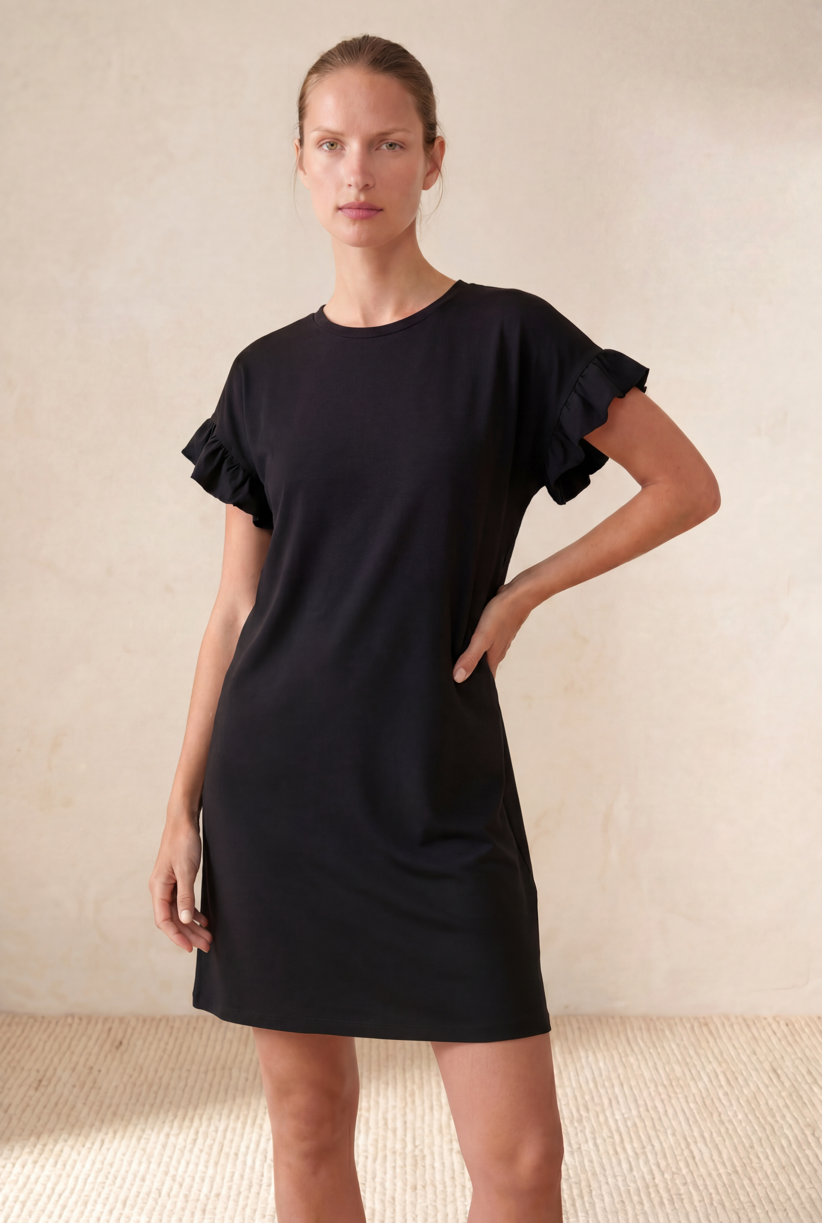 Kadın Rahat Kesim Bisiklet Yaka Fırfır Detaylı Kısa Kollu Siyah Modal / Pamuk / Elastan Karışımlı Mini Elbise PAULA - Dress - Westmark London EU(TR) Store Organik Pamuklu Sürdürülebilir Moda