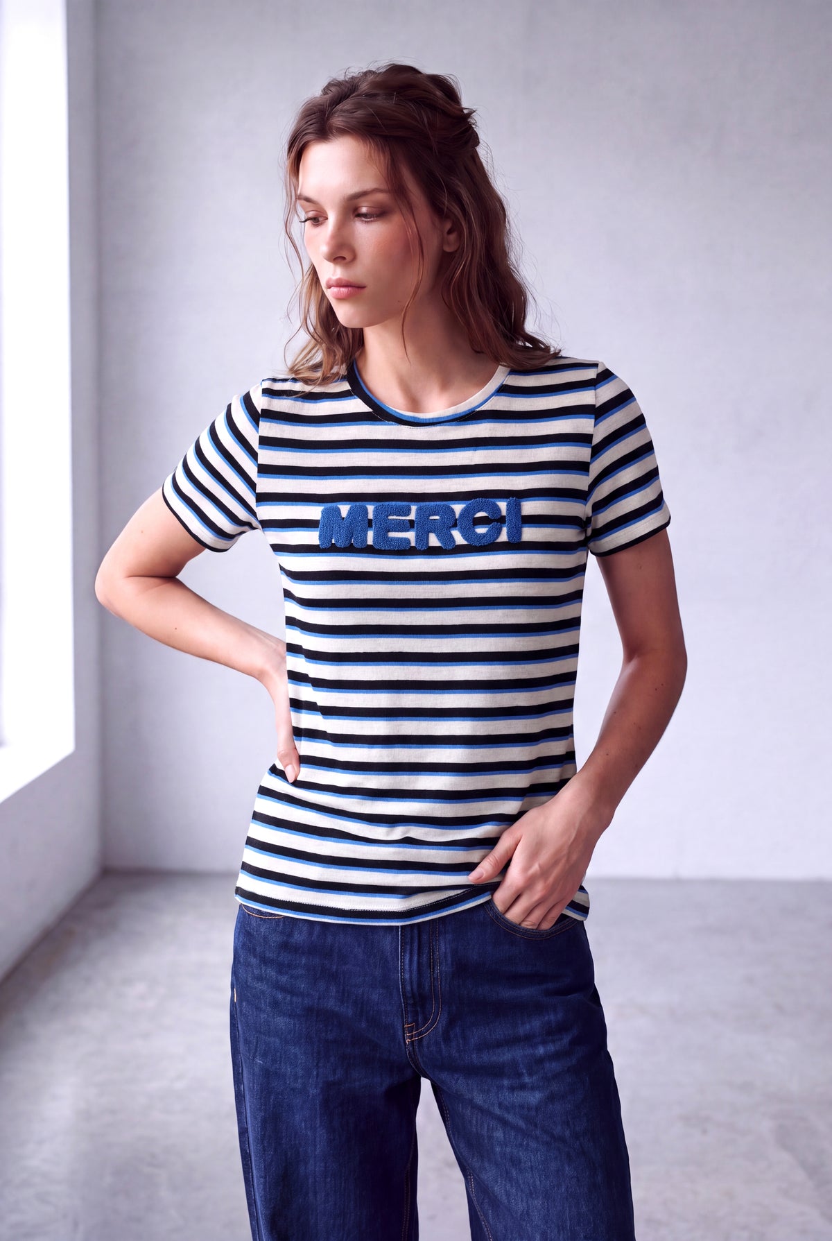 Mavi Çizgili Kadın Mavi Çizgili Viskon Karışımlı Bisiklet Yaka Kısa Kollu Süzene Nakış Detaylı T-Shirt KIRSTY - Top - Westmark London EU(TR) Store Organik Pamuklu Sürdürülebilir Moda