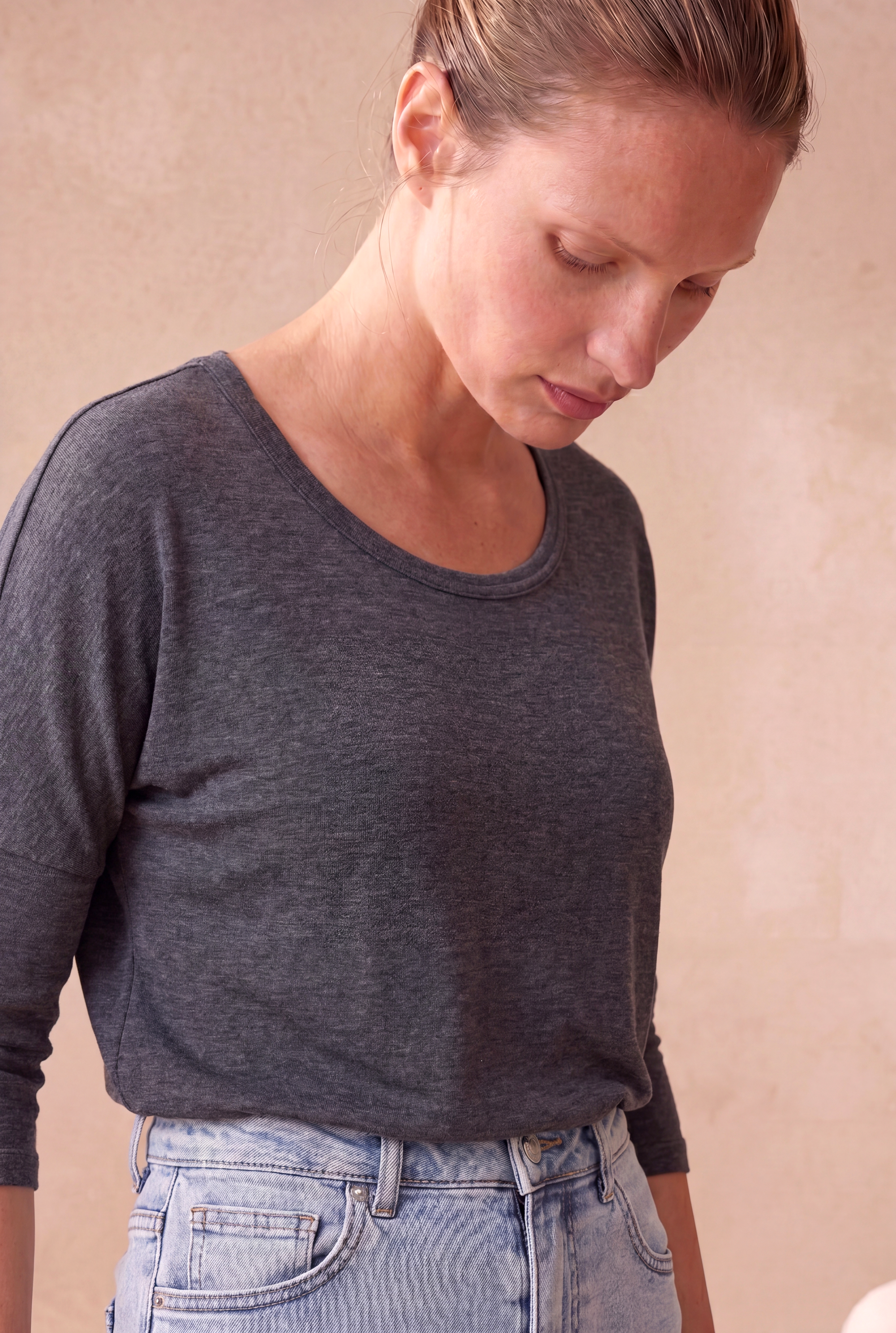 Kadın Mavi Viskon Relaxed Fit Bisiklet Yaka 3/4 Kol Düşük Omuz Bluz LIA