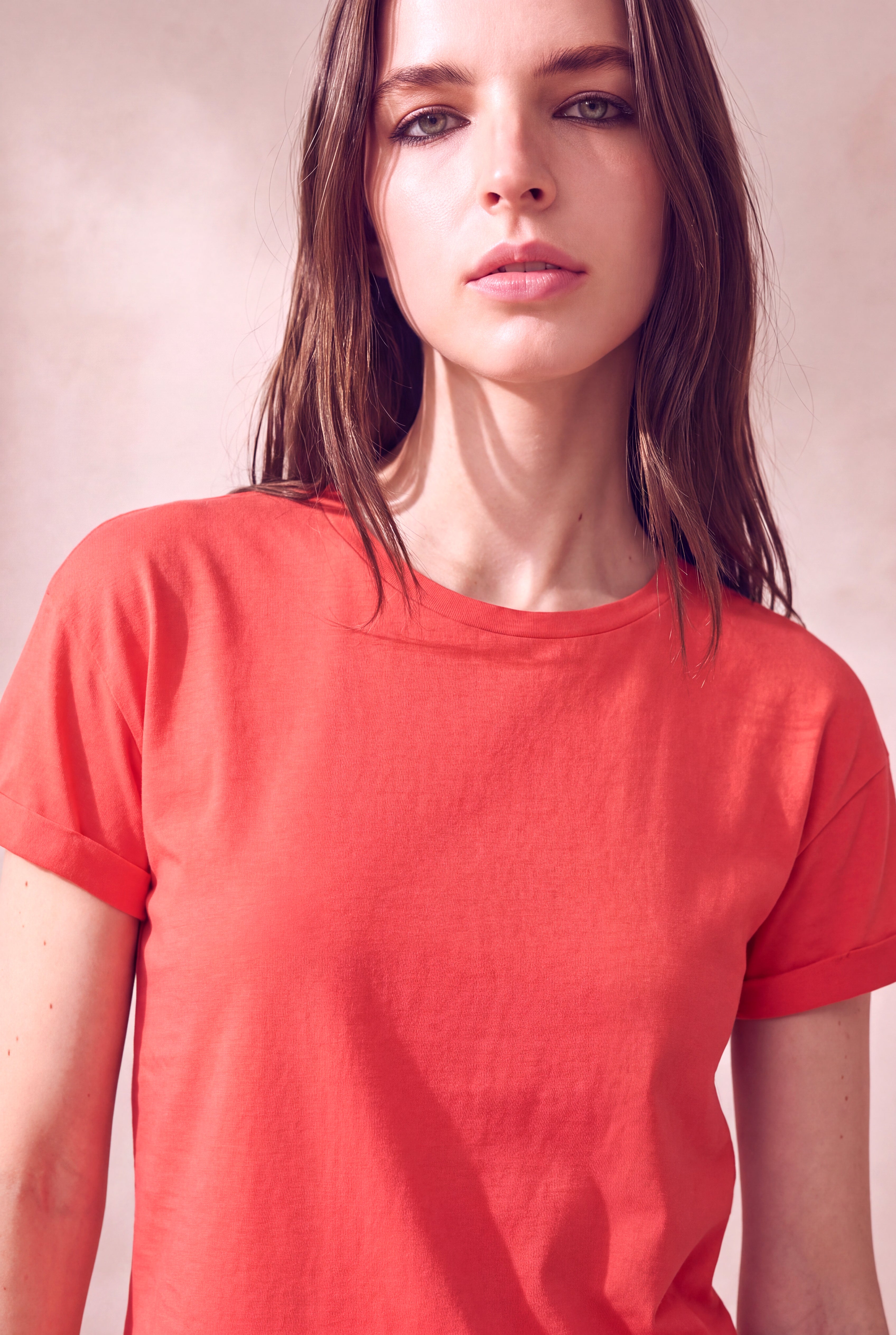 Kadın Modal / Pamuk Kiremit Kırmızısı Katlamalı Kısa Kol Detaylı Düşük Omuz Bisiklet Yaka T-Shirt PALMA