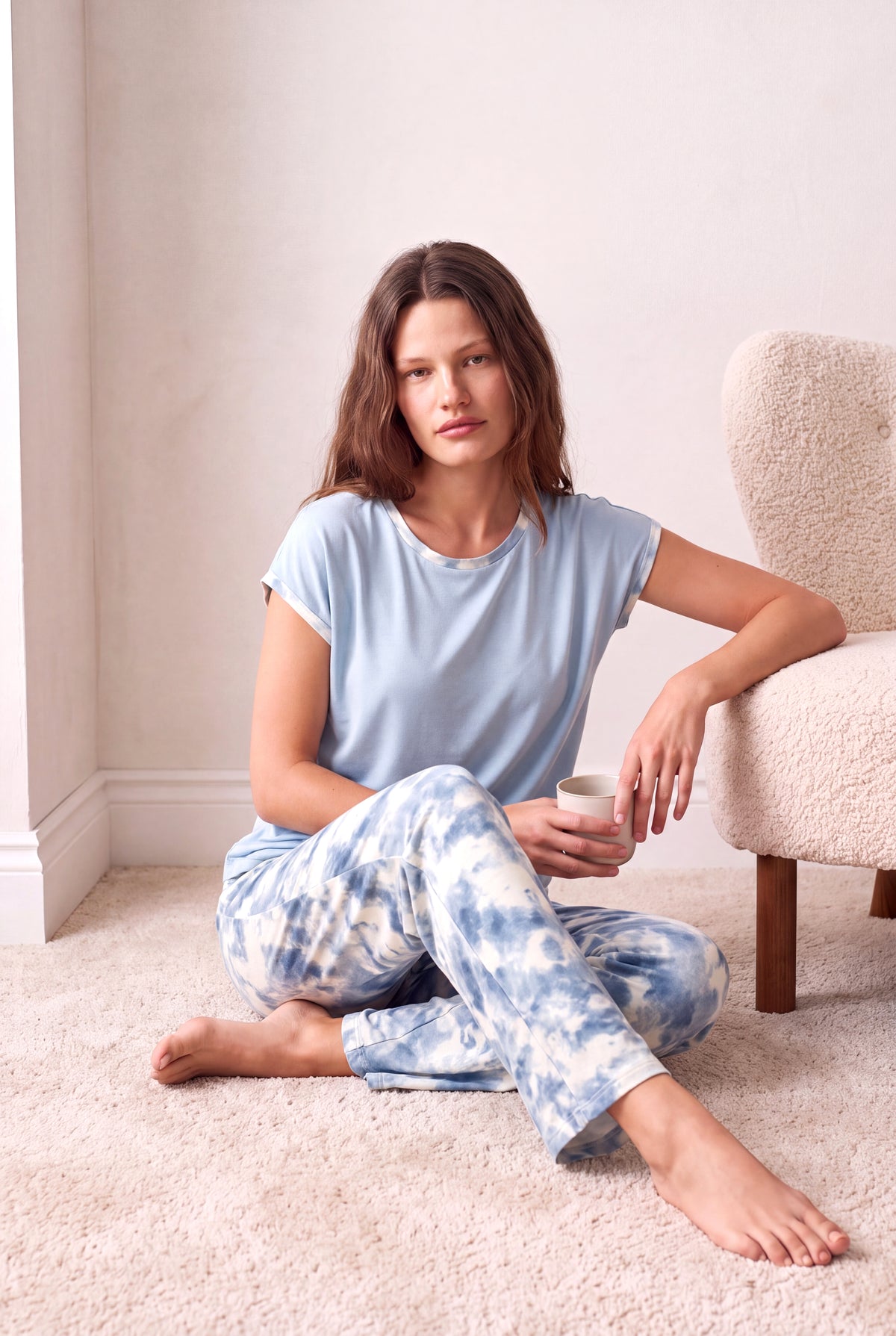 Kadın Pamuklu Mavi Batik Desenli Kısa Kollu Bisiklet Yaka Desenli Biye Detaylı Uzun Altlı Pijama Takım PJLOU