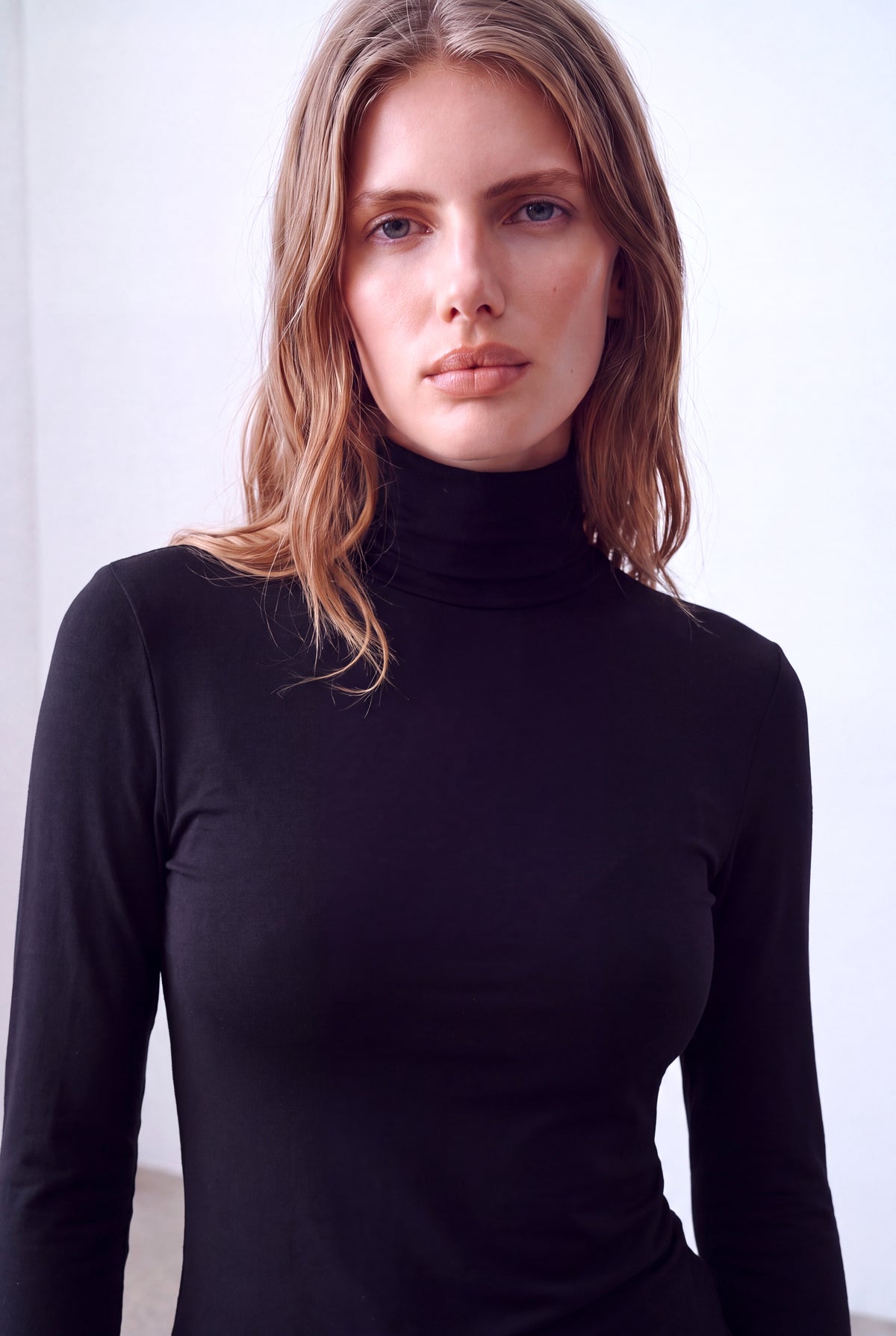 Siyah Kadın Siyah Modal / Pamuk Karışımlı Balıkçı Yaka Uzun Kollu Bluz ORLA - Top - Westmark London EU(TR) Store Organik Pamuklu Sürdürülebilir Moda