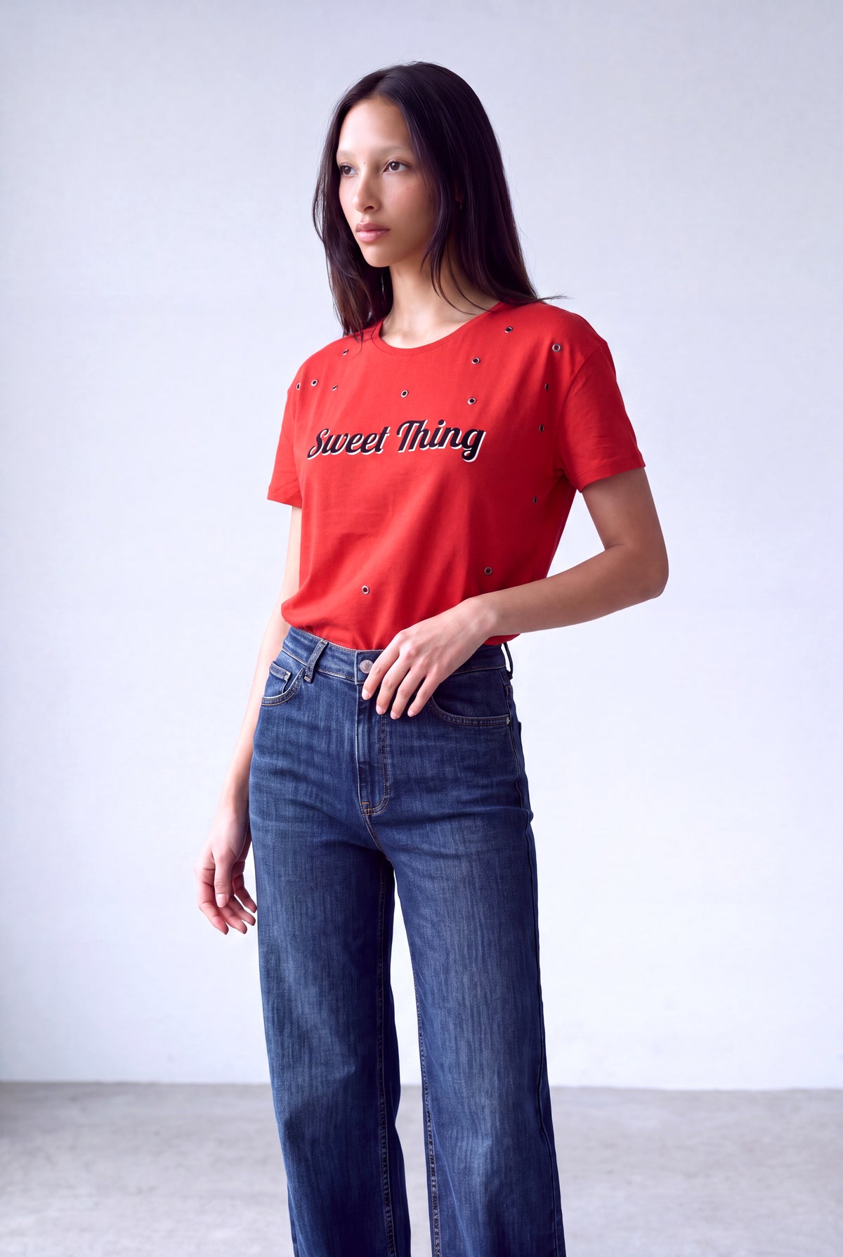 Kırmızı Kadın Kırmızı Pamuklu Bisiklet Yaka Kısa Kollu Metal Küşgözü Detaylı T-Shirt CLIONA - Top - Westmark London EU(TR) Store Organik Pamuklu Sürdürülebilir Moda
