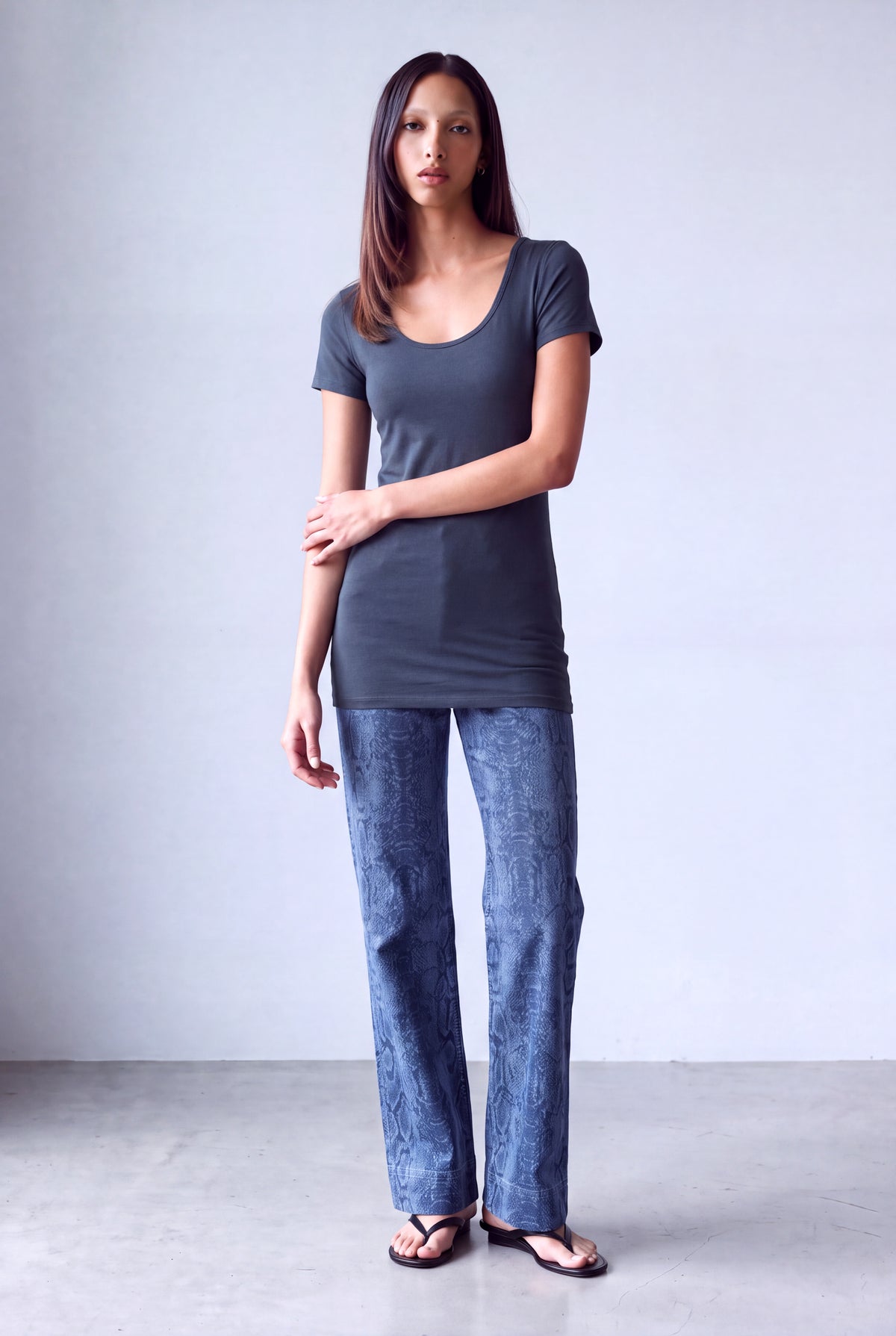 Ombre Mavi Kadın Ombre Mavi Pamuklu Geniş Bisiklet Yaka Kısa Kollu T-Shirt MAYA - Top - Westmark London EU(TR) Store Organik Pamuklu Sürdürülebilir Moda