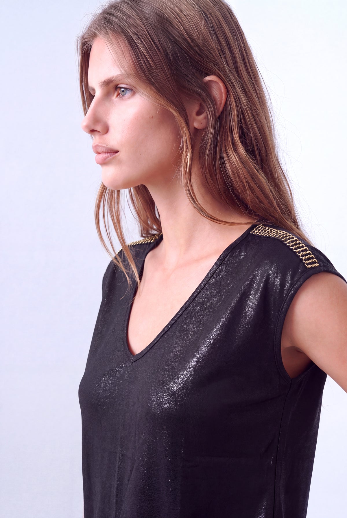Işıltılı Siyah Kadın Işıltılı Siyah Modal V Yaka Kısa Kol Omuz Taş Detaylı Bluz SHAUNA - Top - Westmark London EU(TR) Store Organik Pamuklu Sürdürülebilir Moda